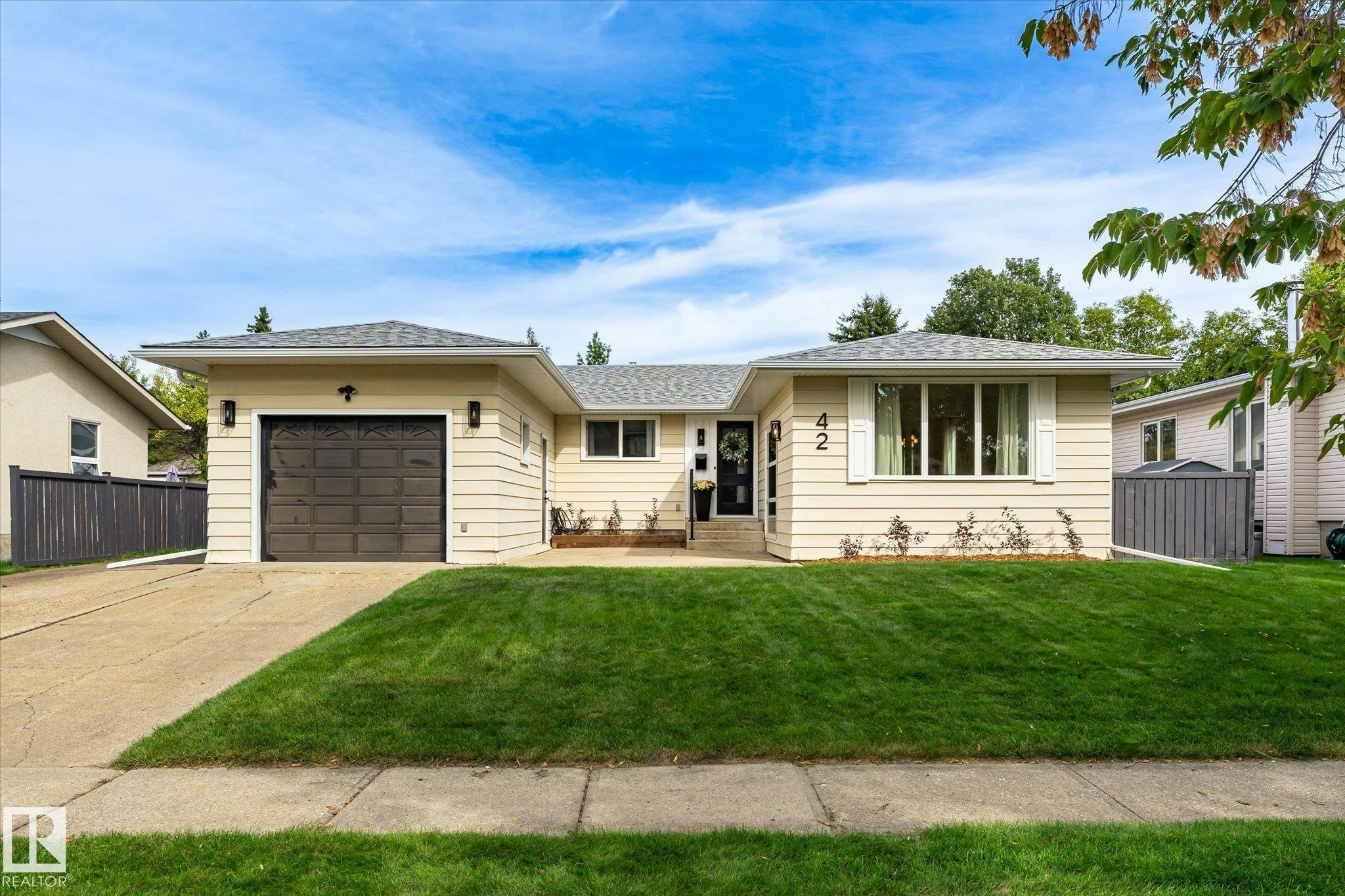 42 Alcott Crescent, St. Albert, AB, T8N 2H8