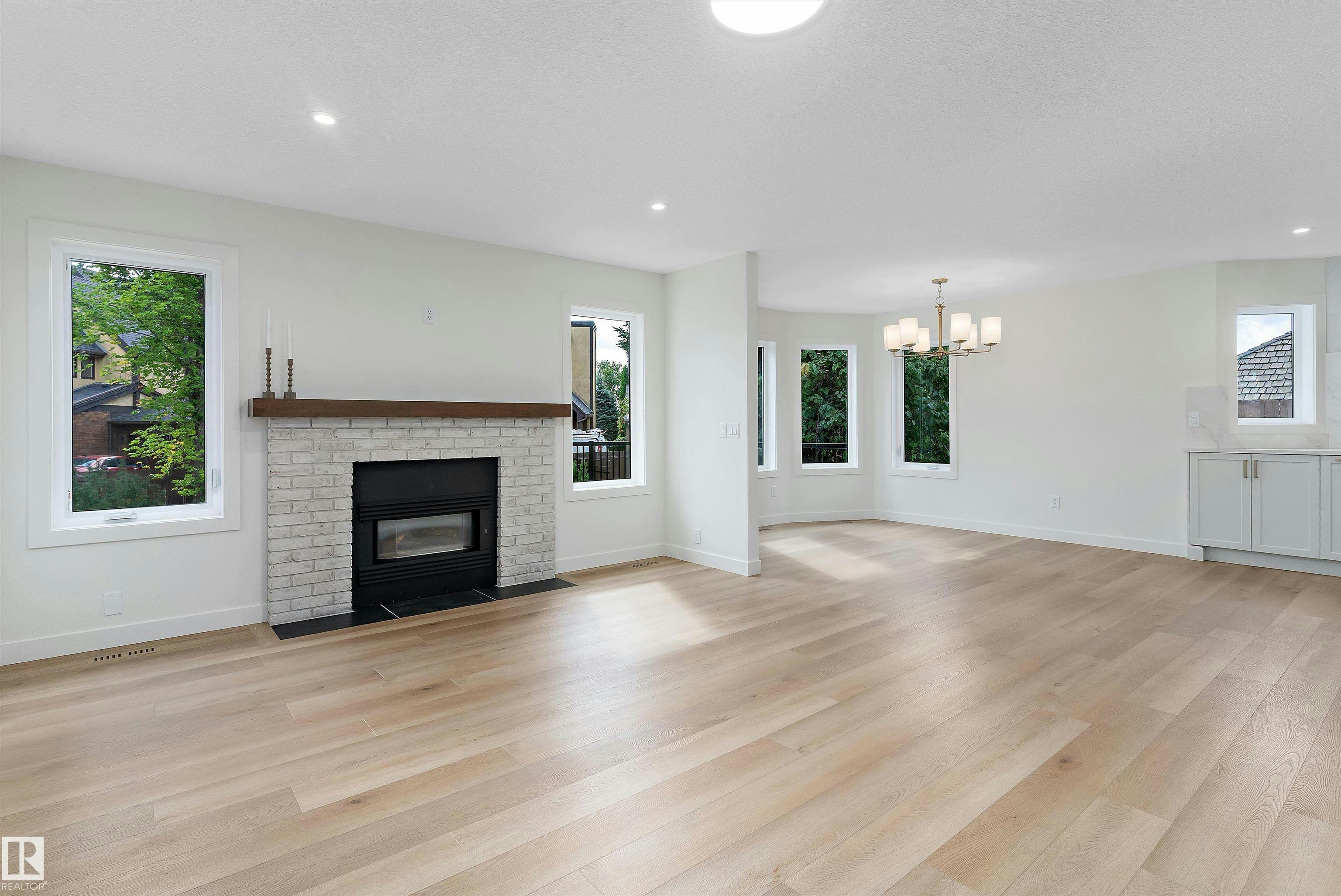 1708 Bearspaw Drive W, Edmonton, AB, T6J 6K5 - 11