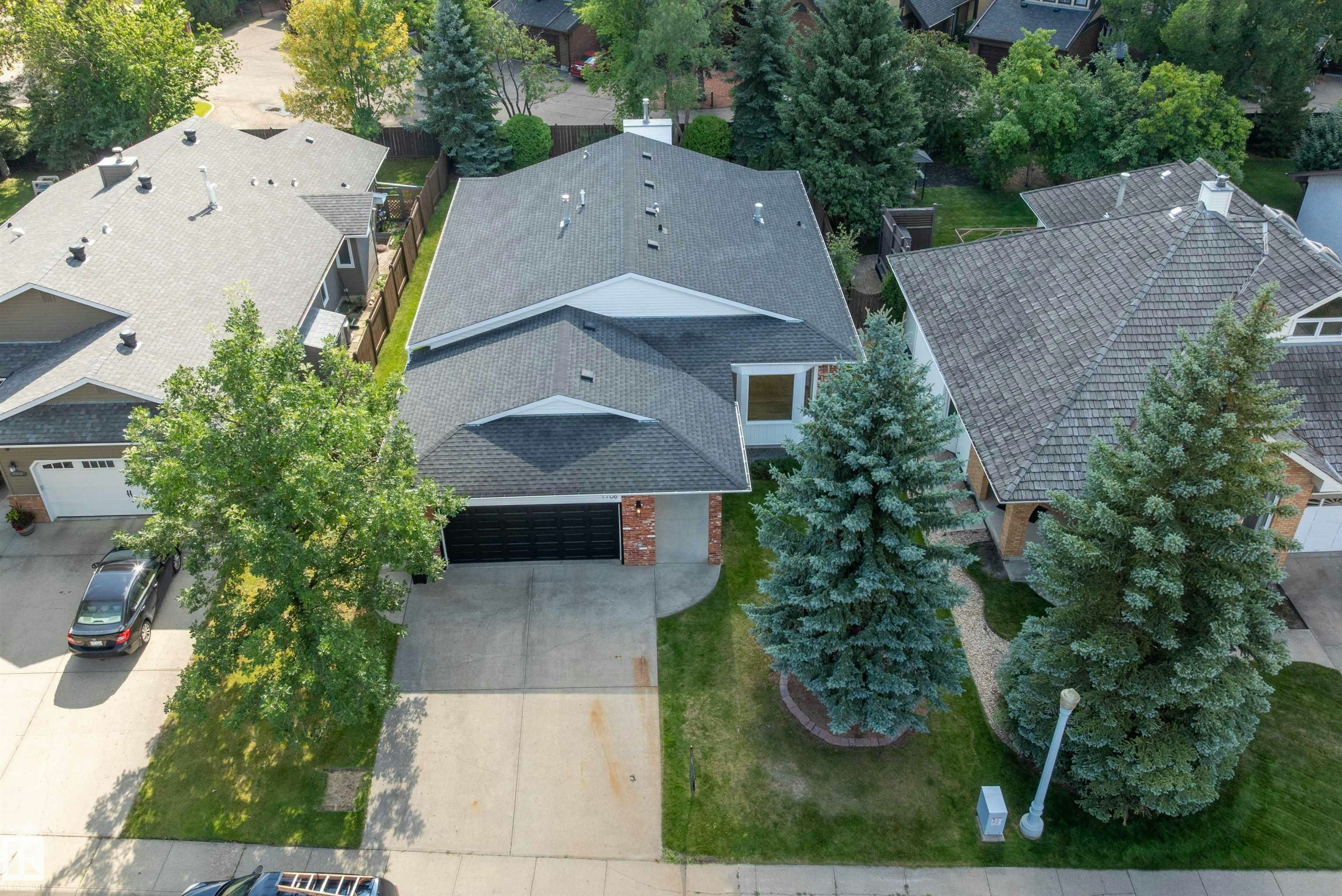 1708 Bearspaw Drive W, Edmonton, AB, T6J 6K5