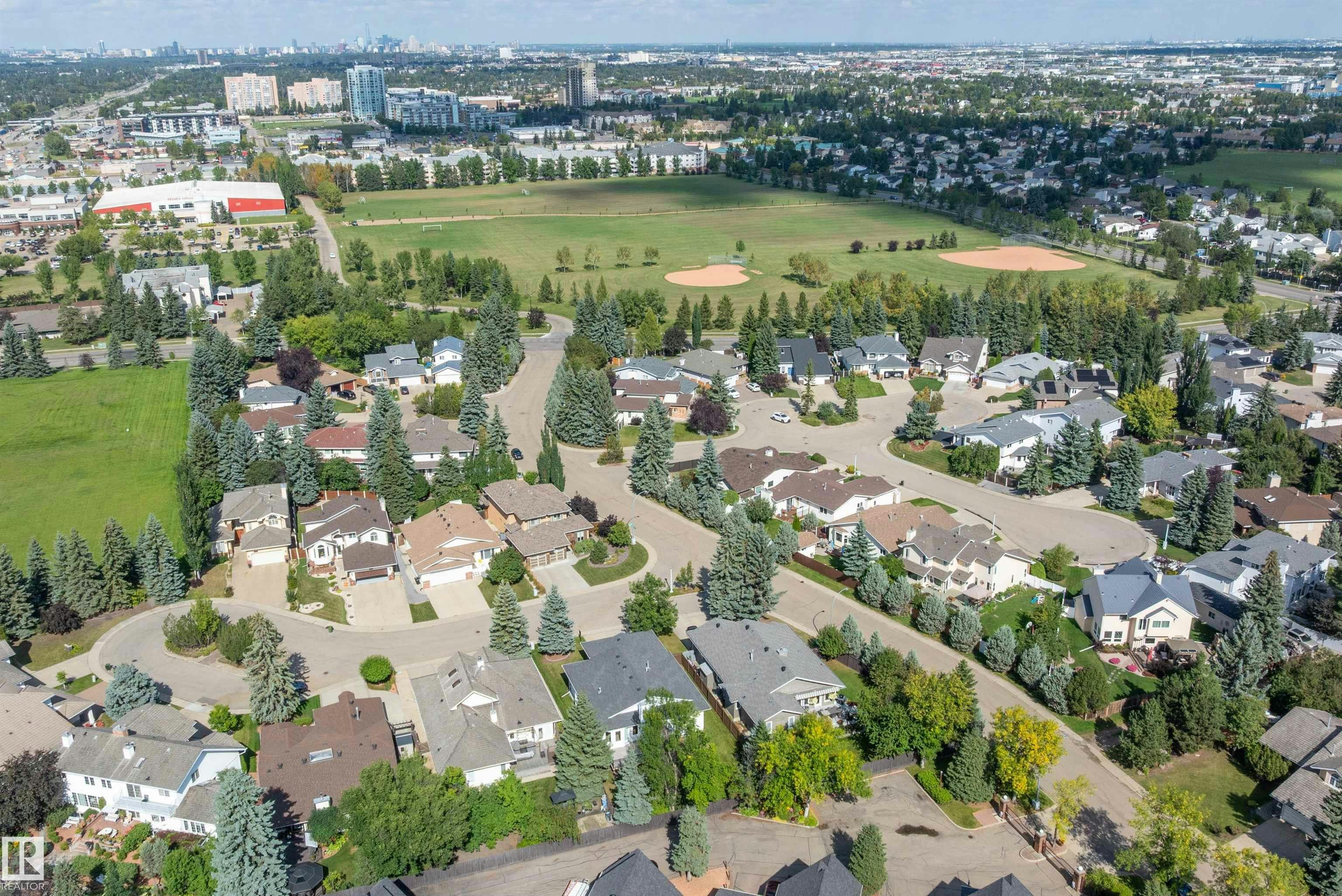 1708 Bearspaw Drive W, Edmonton, AB, T6J 6K5 - 55