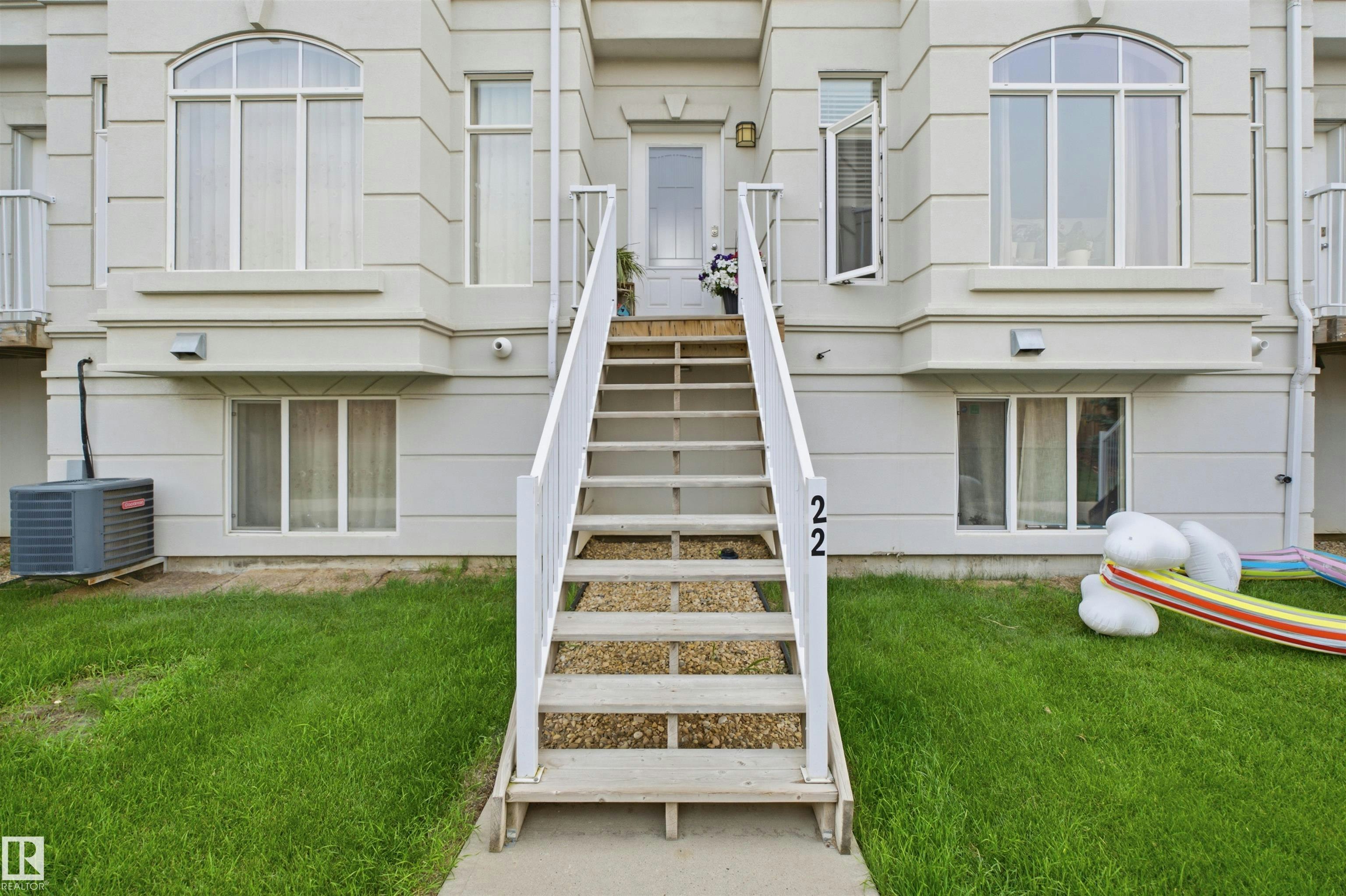 22 723 172 Street, Edmonton, AB, T6W 2N6