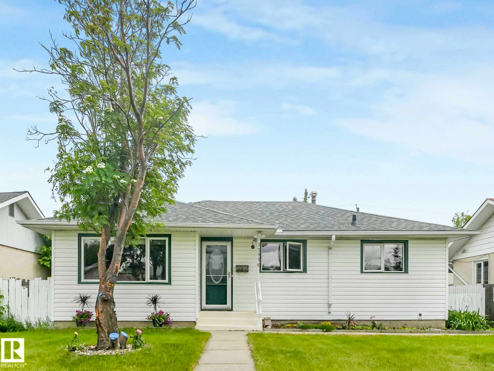 15916 88b Avenue, Edmonton, AB, T5R 4N7