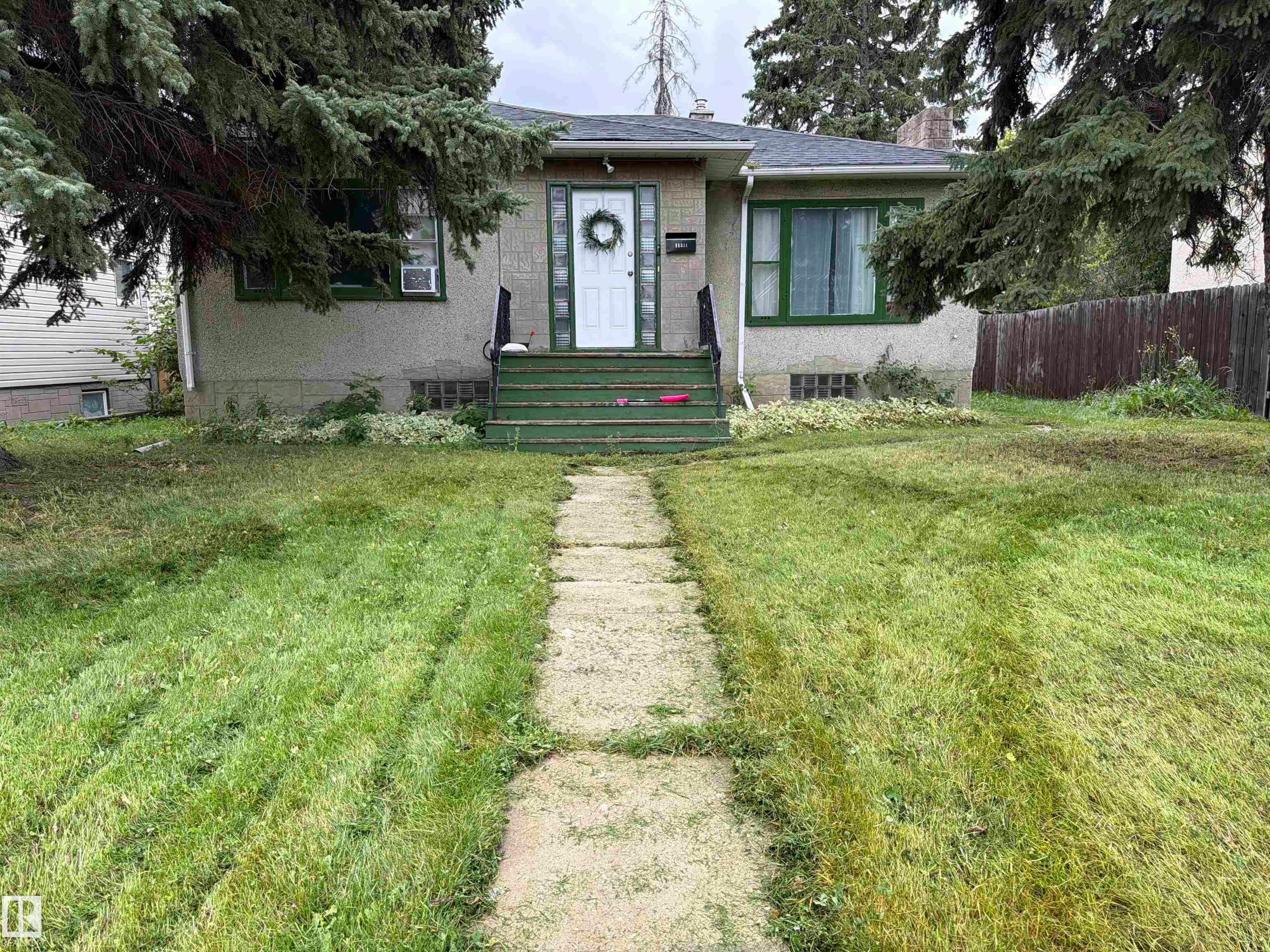 11331 111 Avenue NW, Edmonton, AB, T5G 0C8