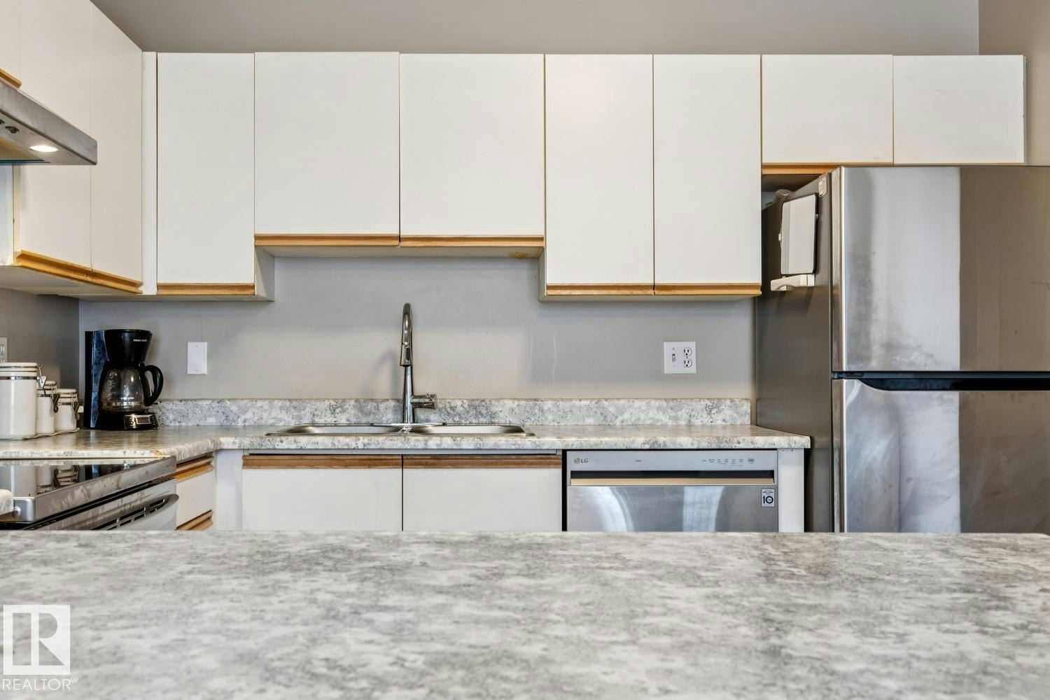 40-9520 174 Street, Edmonton, AB, T5T 5Z3 - 9
