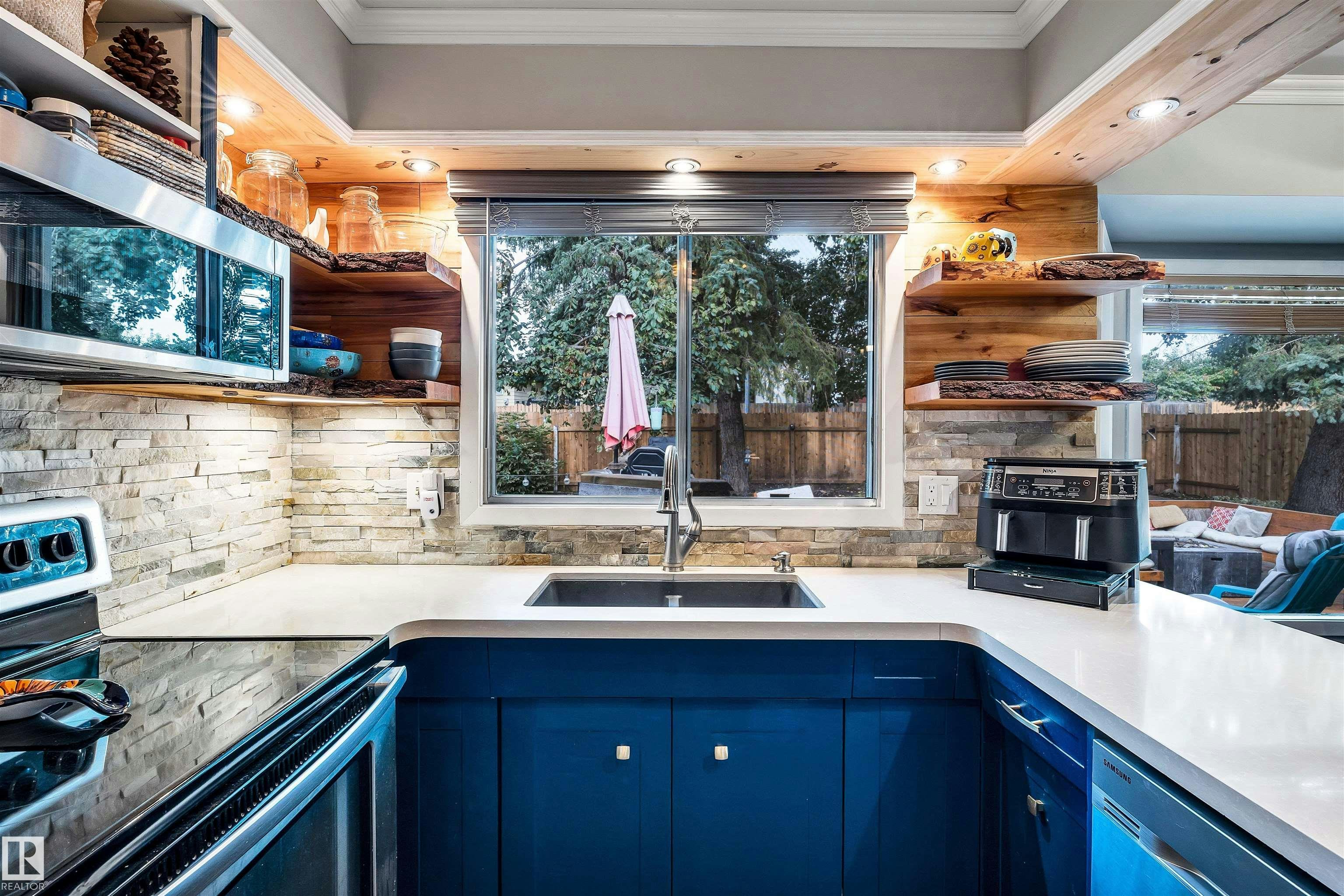 361 Lee Ridge Road, Edmonton, AB, T6K 0N6