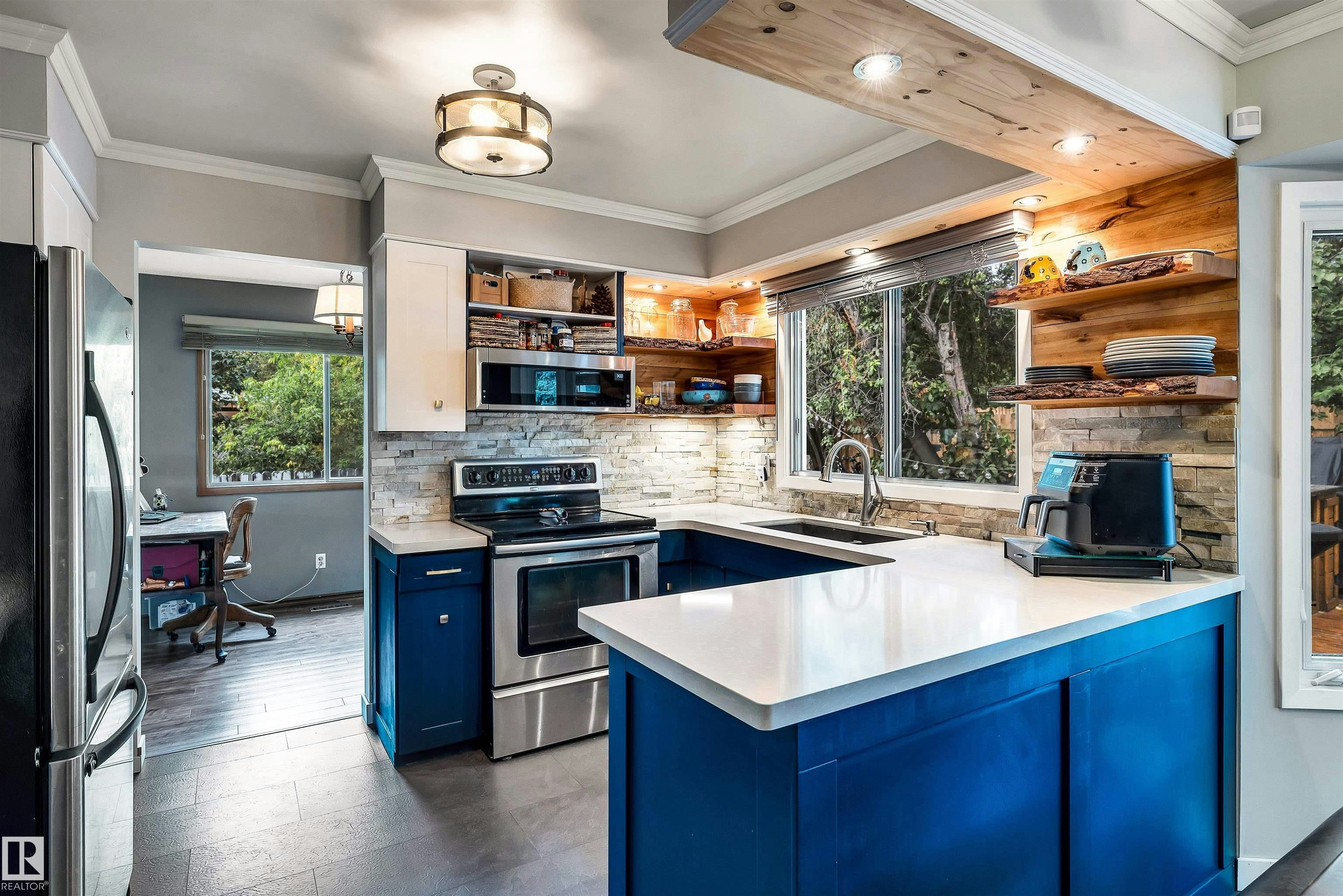 361 Lee Ridge Road, Edmonton, AB, T6K 0N6
