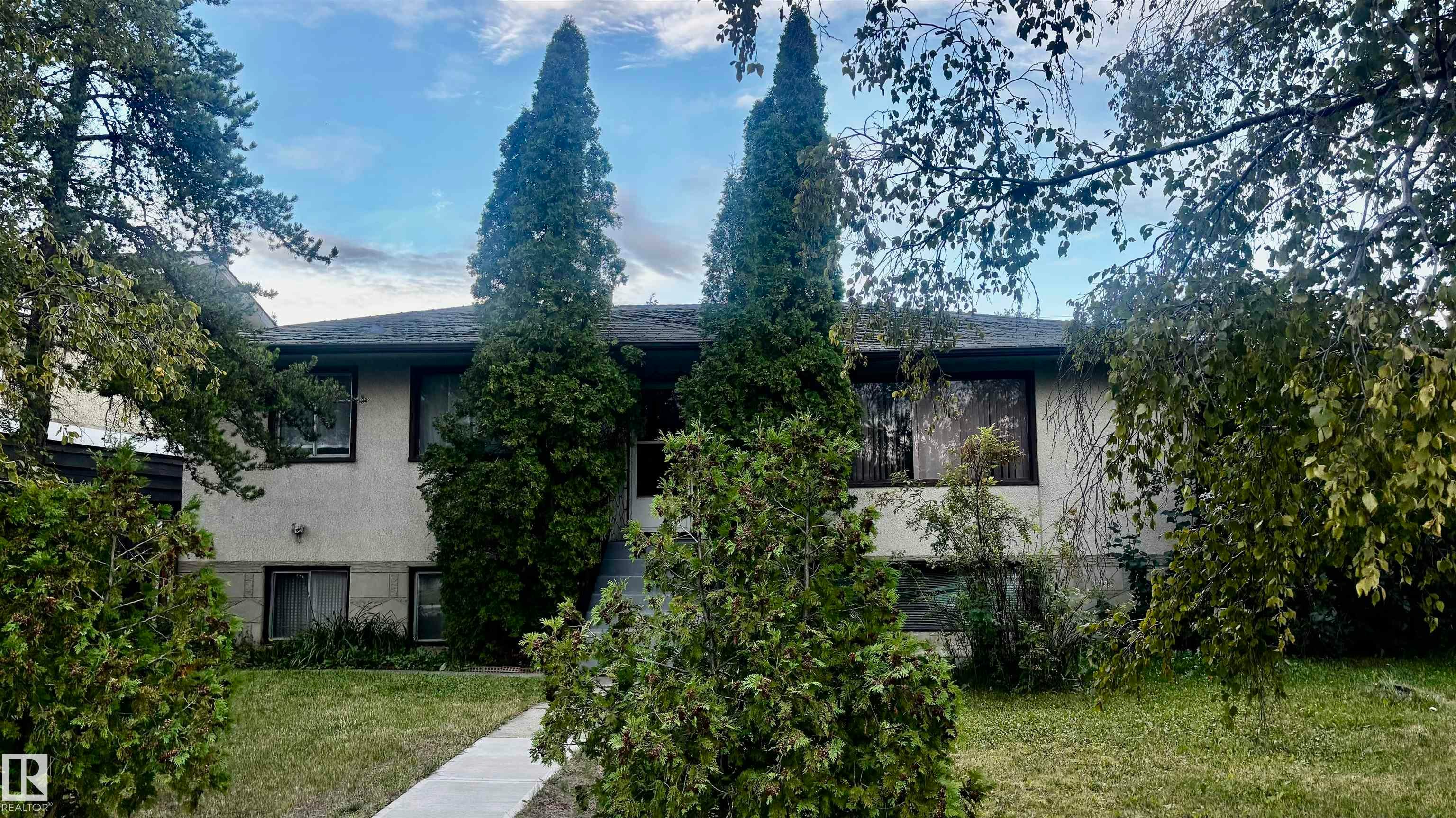 12721/12723 91 Street, Edmonton, AB, T5E 3P2