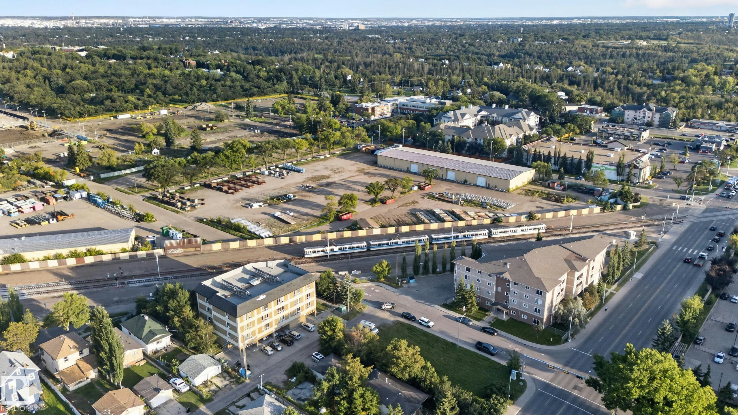 11406 83 Street, Edmonton, AB, T5B 2Y3 - 41