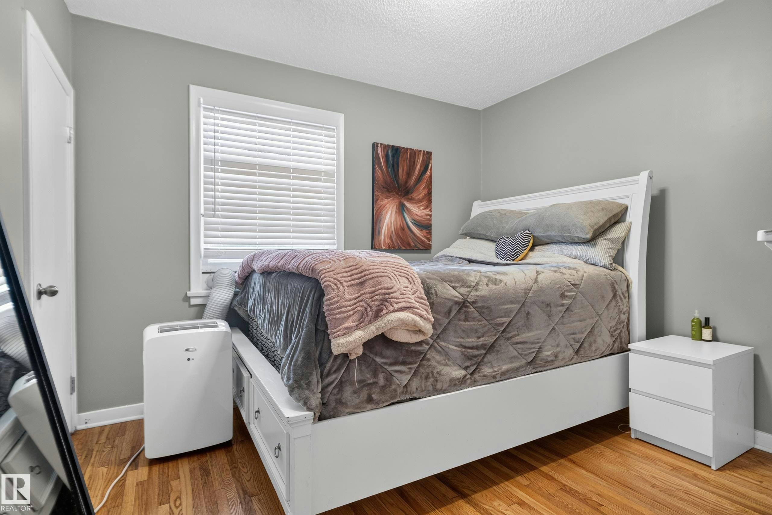 11406 83 Street, Edmonton, AB, T5B 2Y3 - 14
