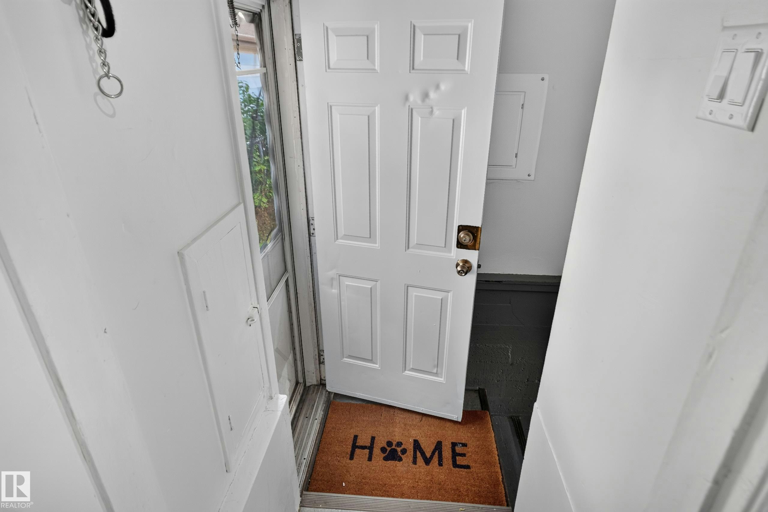 11406 83 Street, Edmonton, AB, T5B 2Y3 - 23