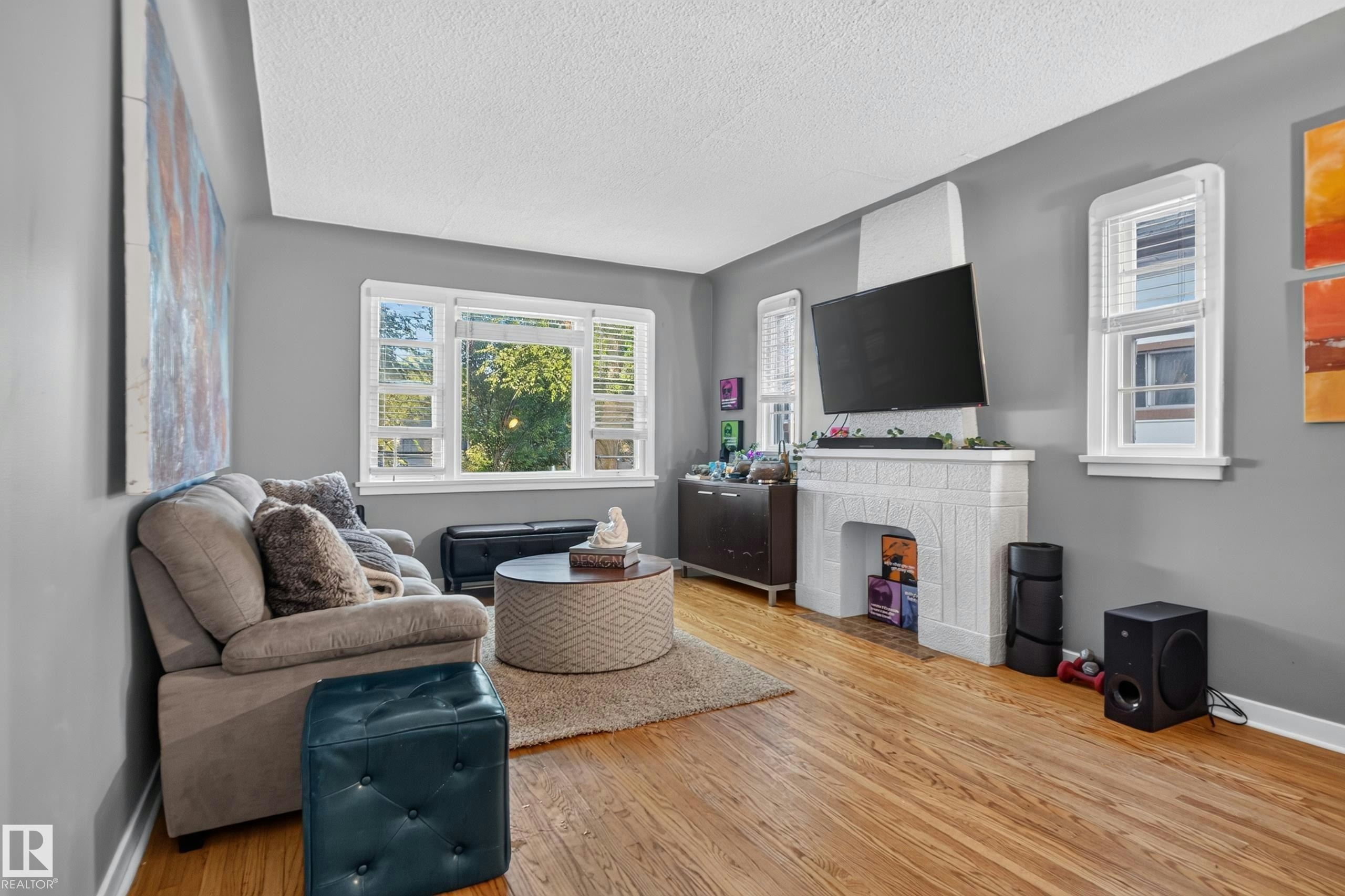 11406 83 Street, Edmonton, AB, T5B 2Y3 - 10