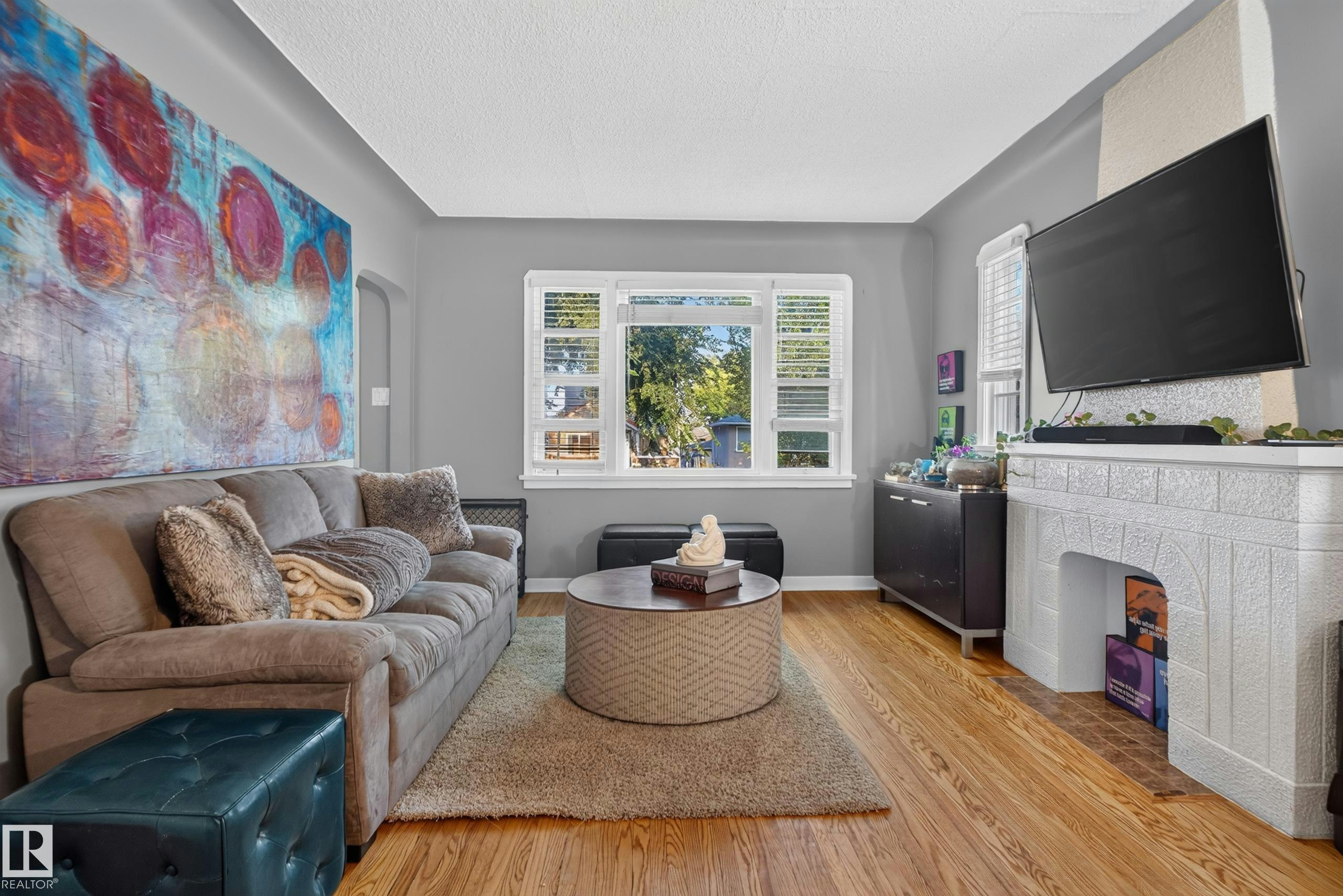 11406 83 Street, Edmonton, AB, T5B 2Y3 - 9