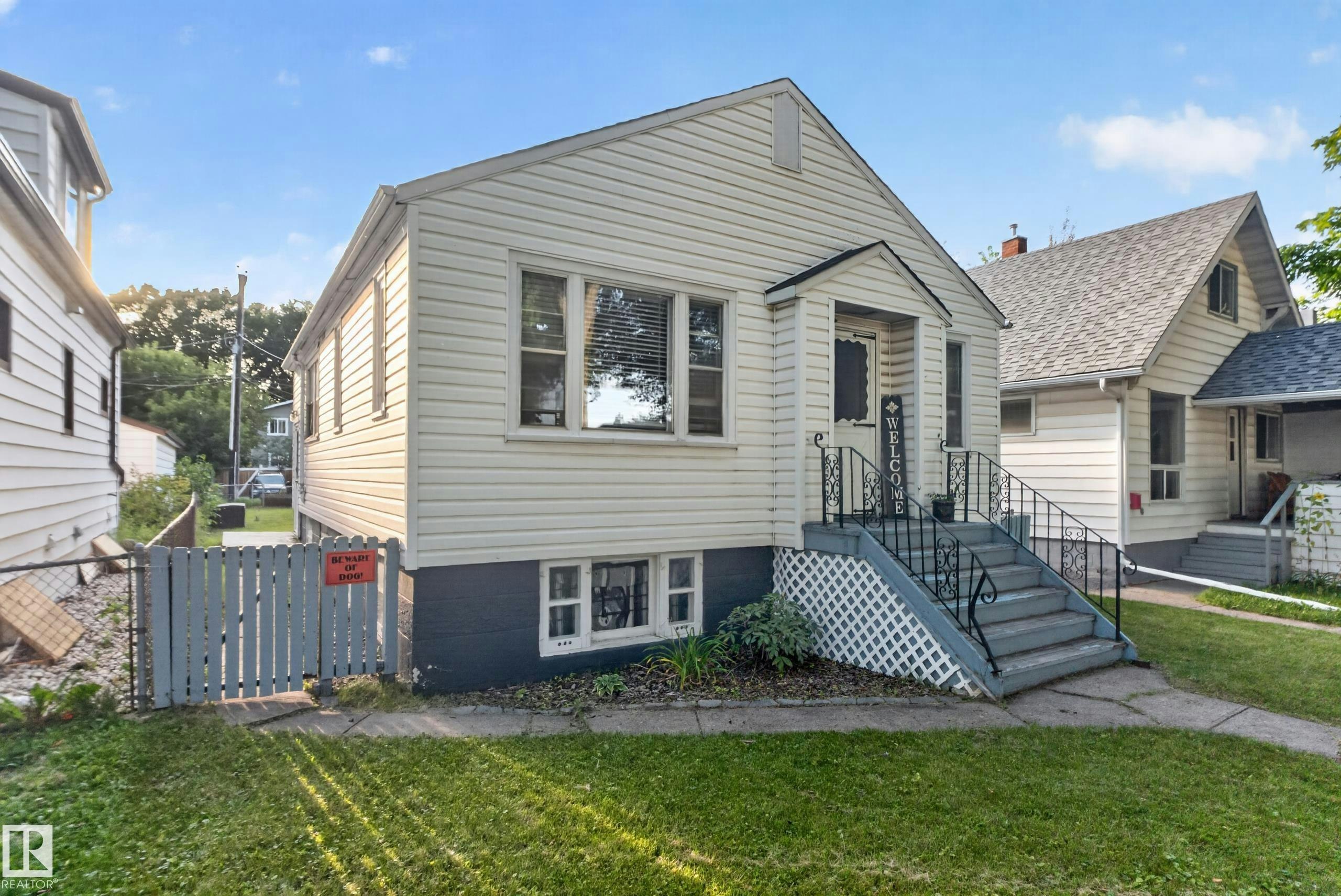 11406 83 Street - 2
