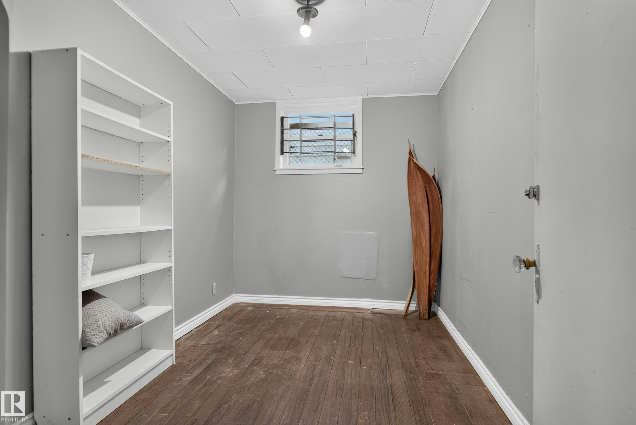 11406 83 Street, Edmonton, AB, T5B 2Y3 - 35