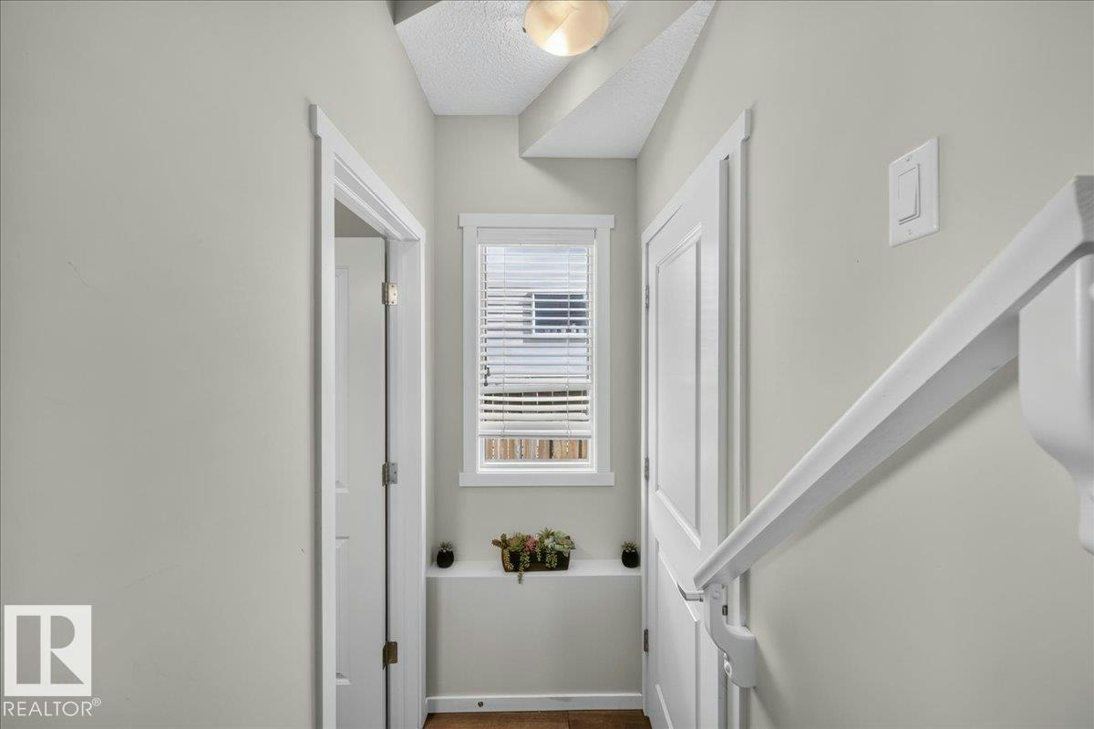 2046 Chalmers Way, Edmonton, AB, T6W 2G1 - 21