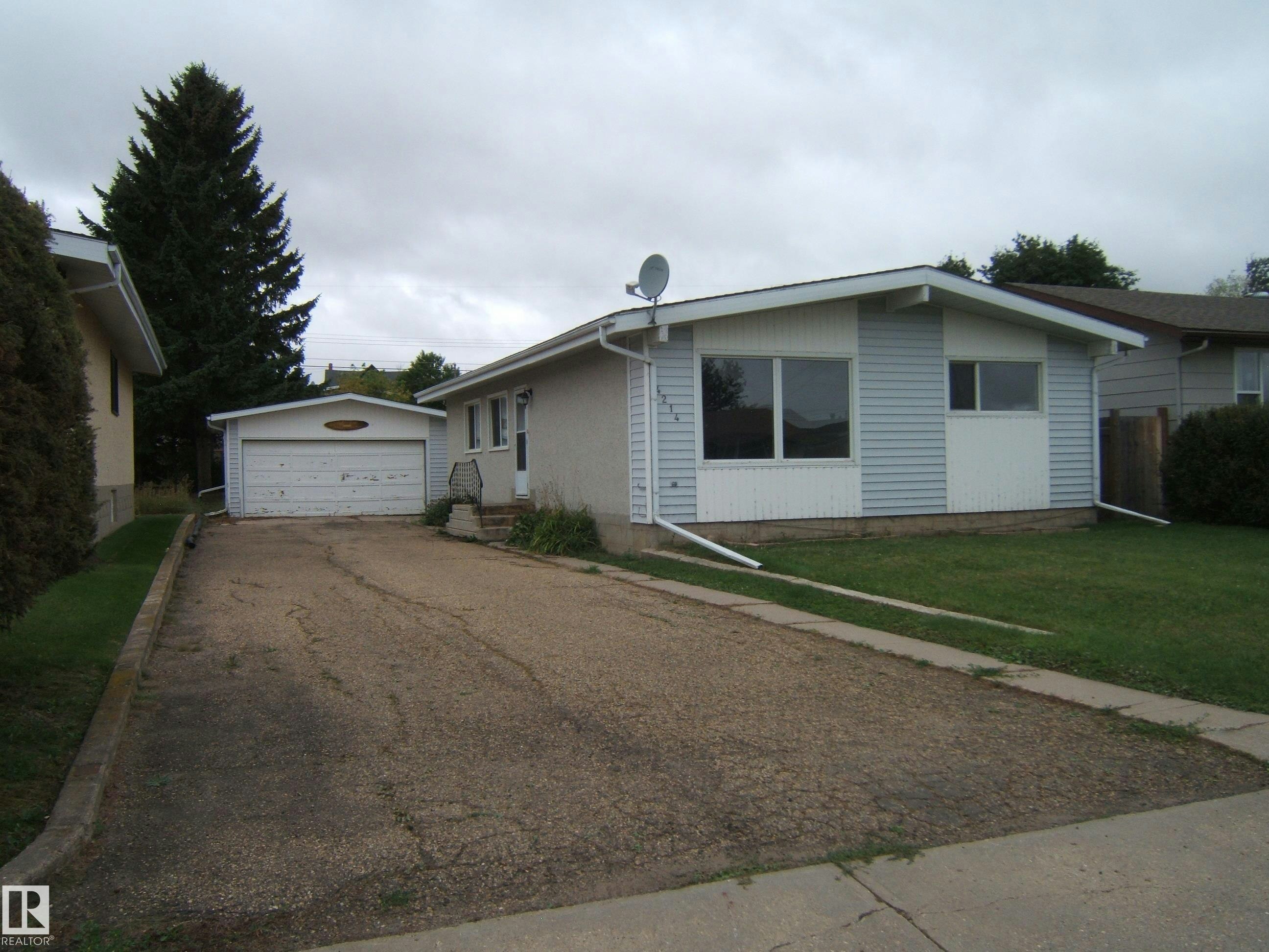 4214 48a Street, Vegreville, AB, T9C 1B3