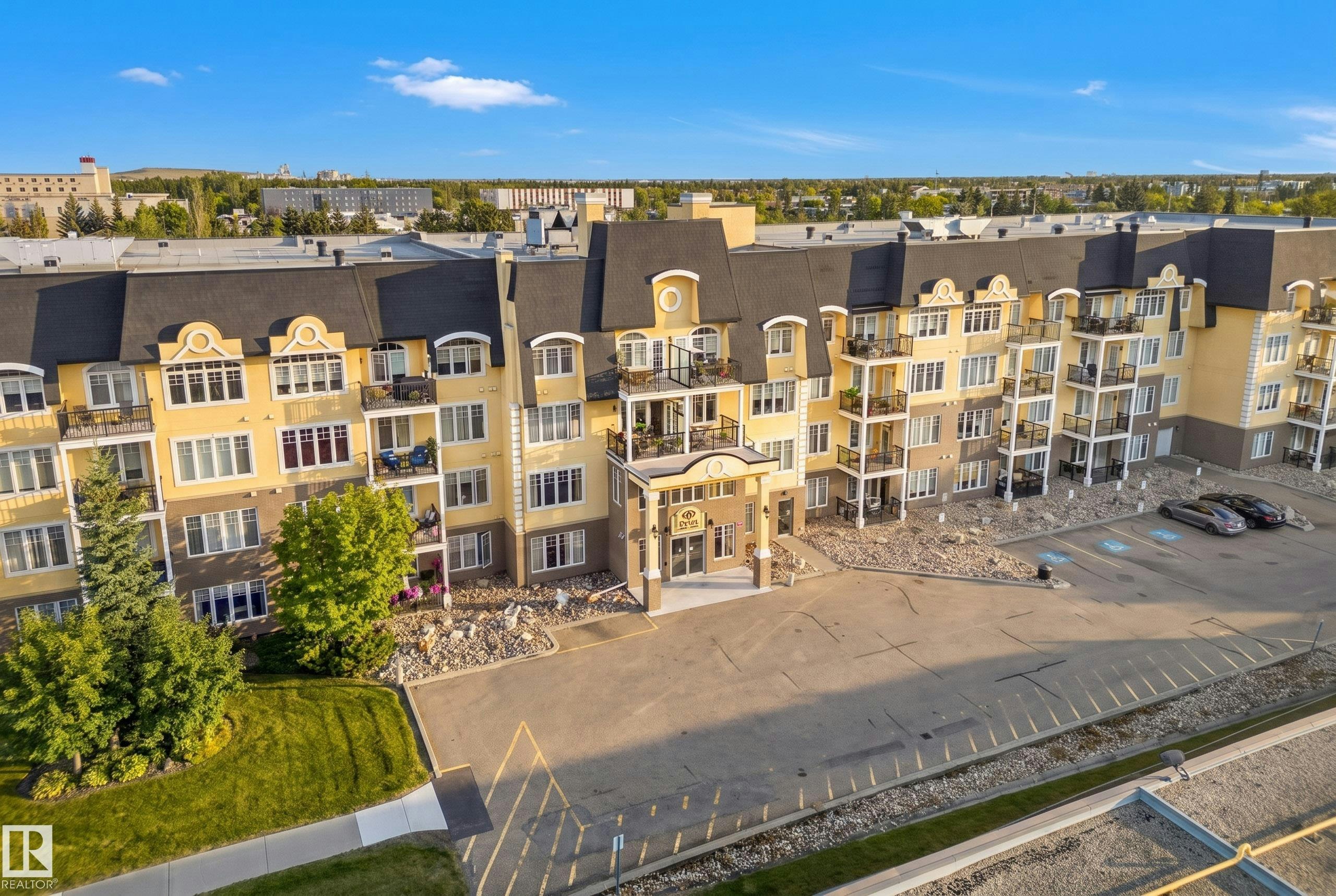 420-9820 165 Street, Edmonton, AB, T5P 0N3