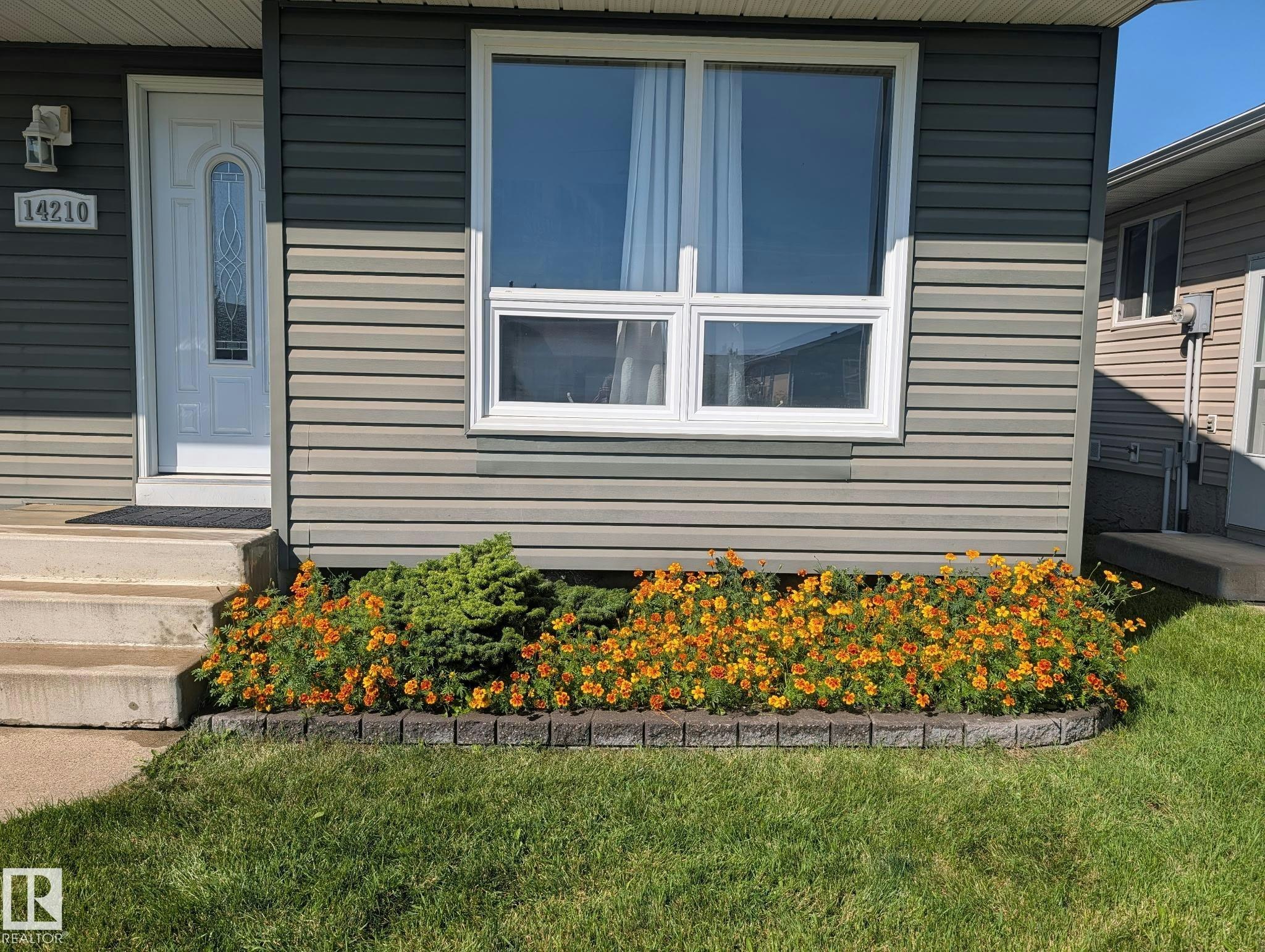 14210 22a Street, Edmonton, AB, T5Y 1E1