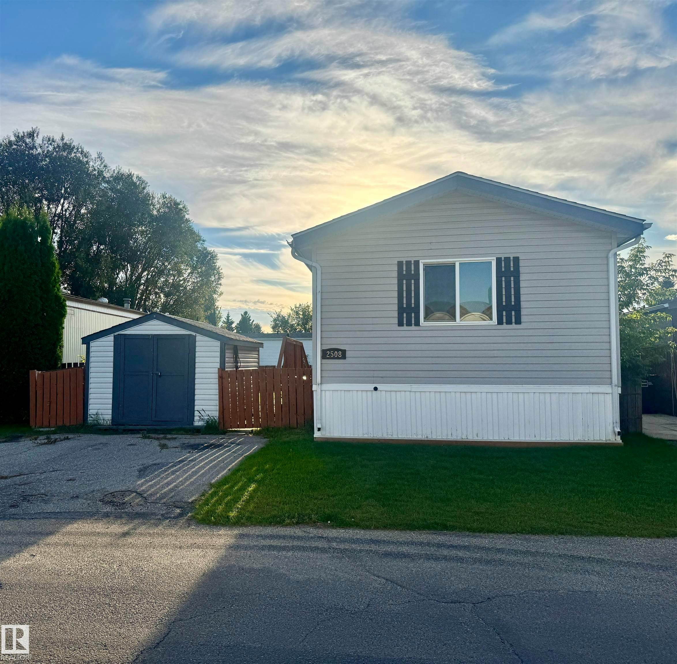 2508 West Port Road, Edmonton, AB, T5S 1T5