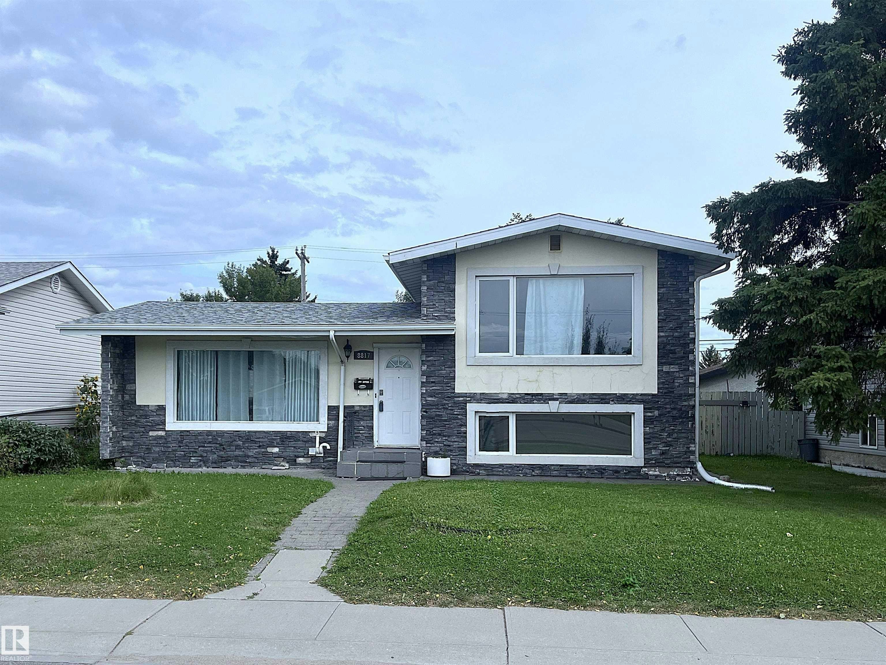 8817 163 Street, Edmonton, AB, T5R 2N8
