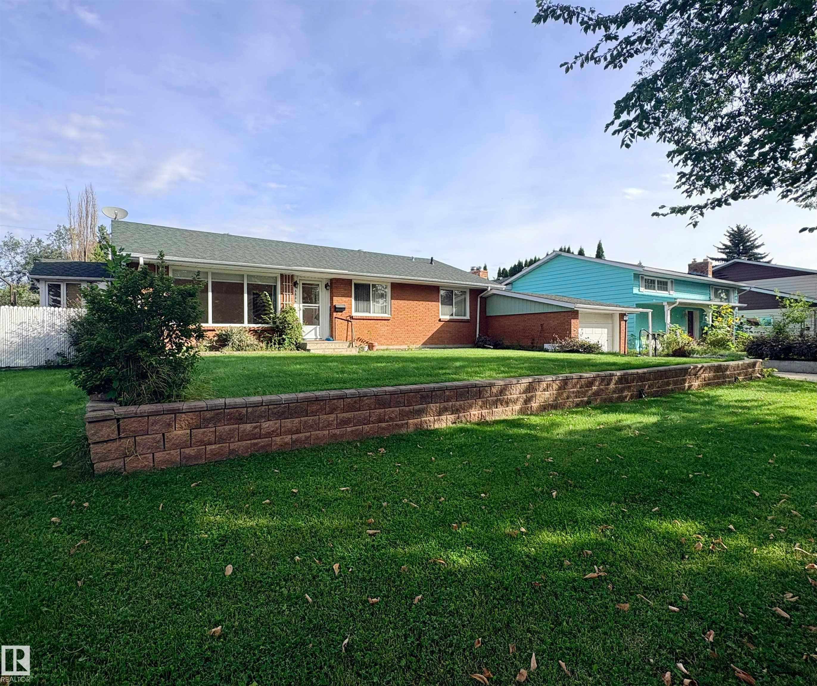 3834 110 Avenue, Edmonton, AB, T5W 0H7