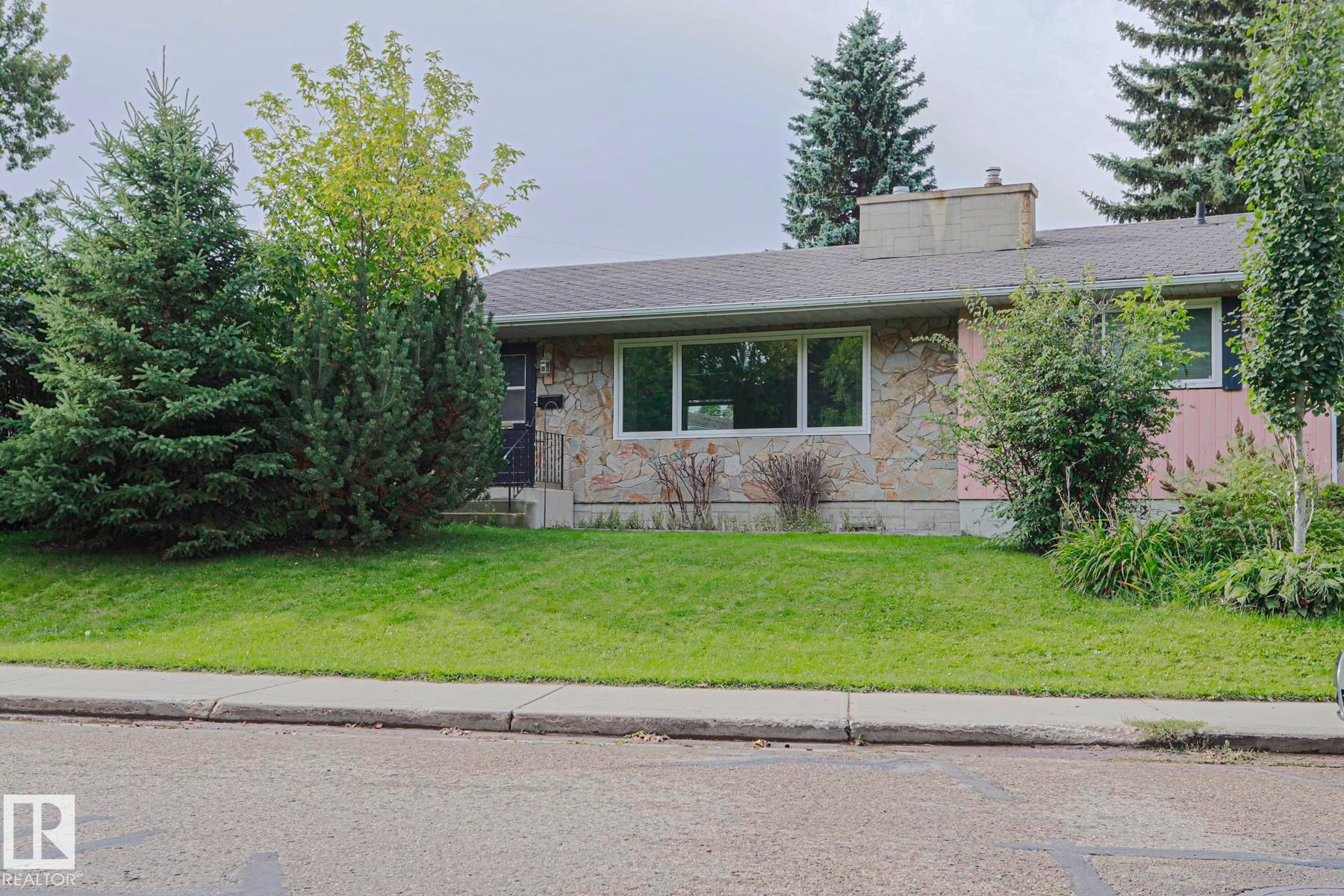 5807 48b Avenue, Camrose, AB, T4V 0L9
