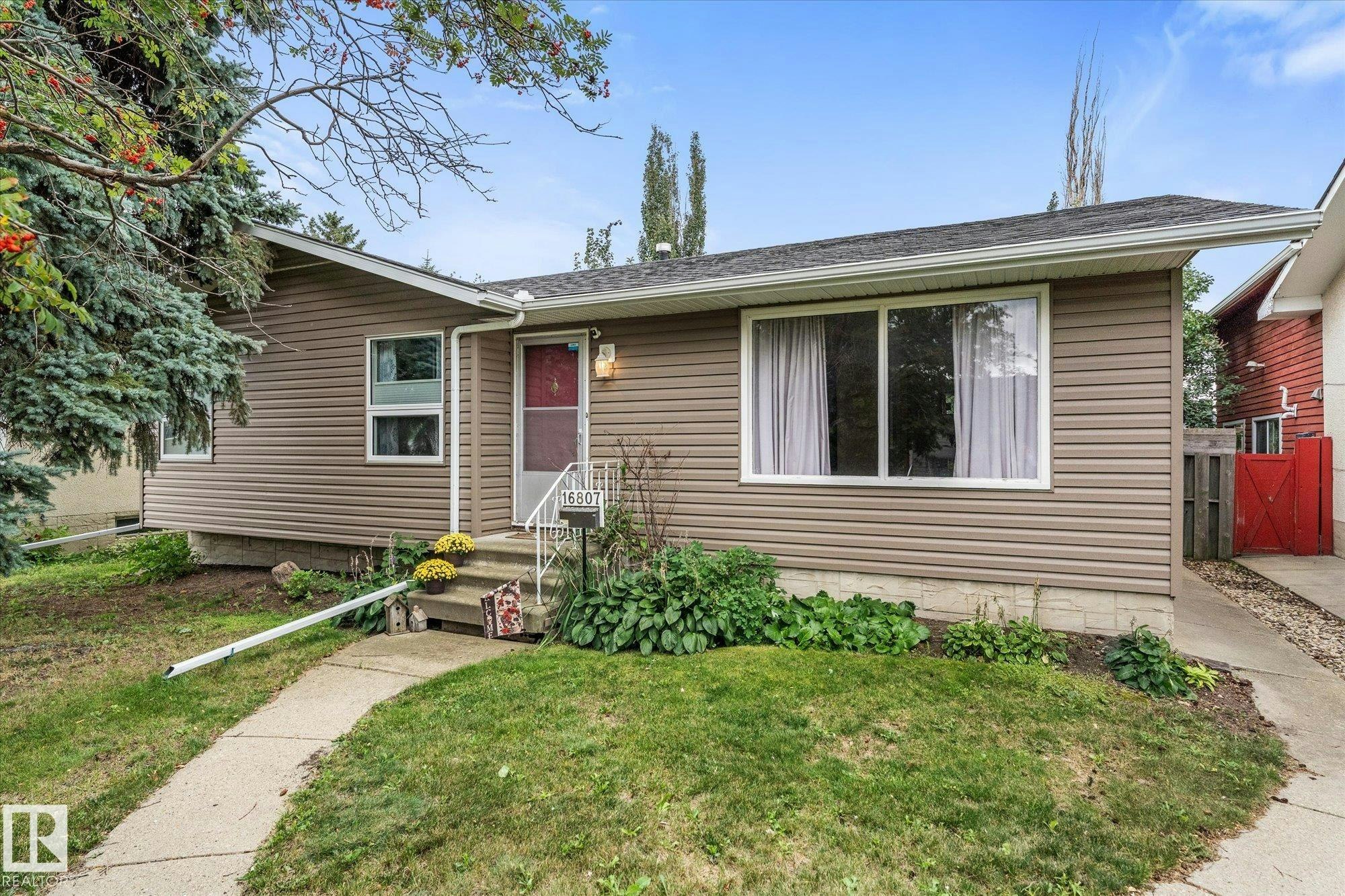 16807 98 Avenue NW, Edmonton, AB, T5P 0G9