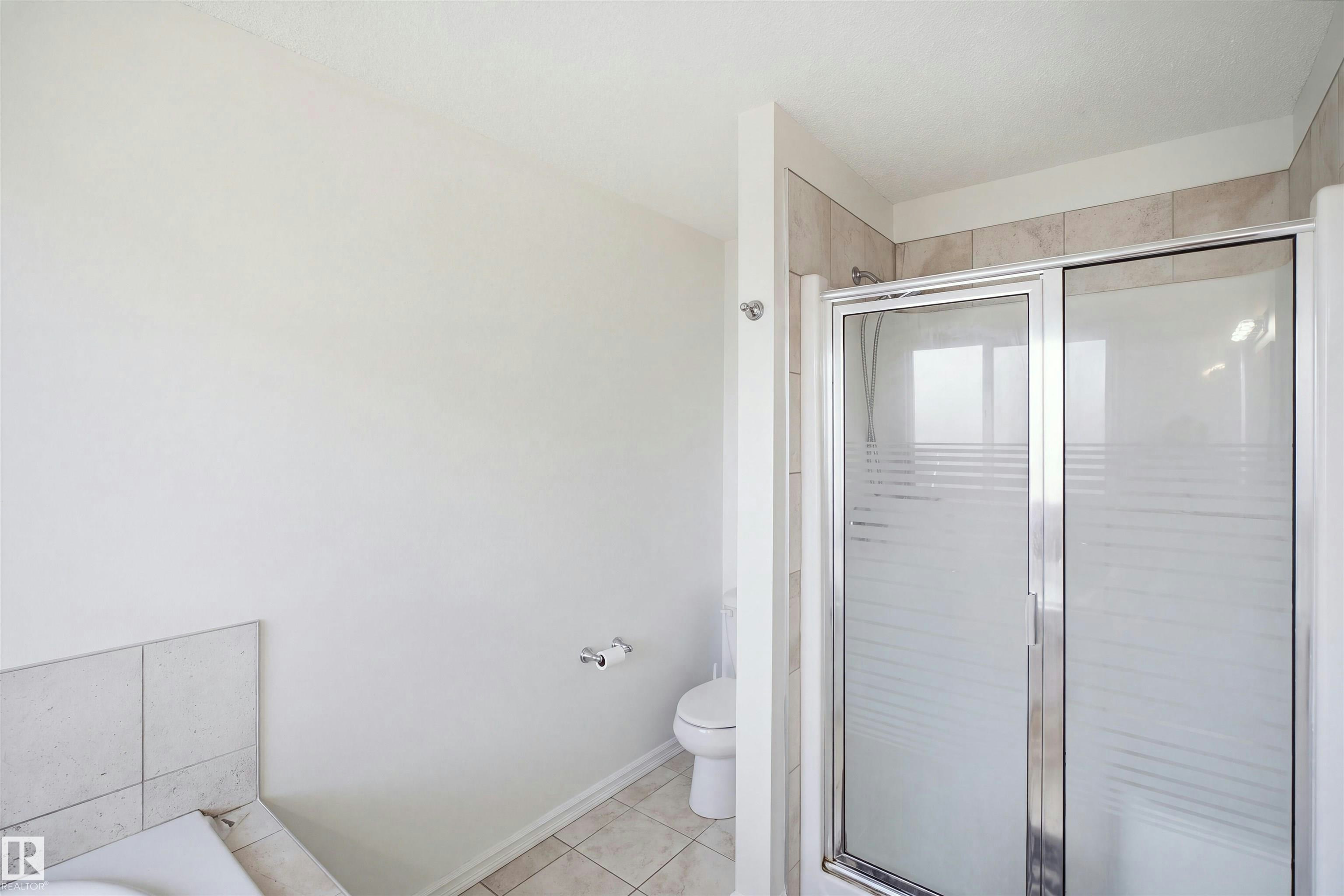 1523 36 Avenue, Edmonton, AB, T6T 0M5 - 37