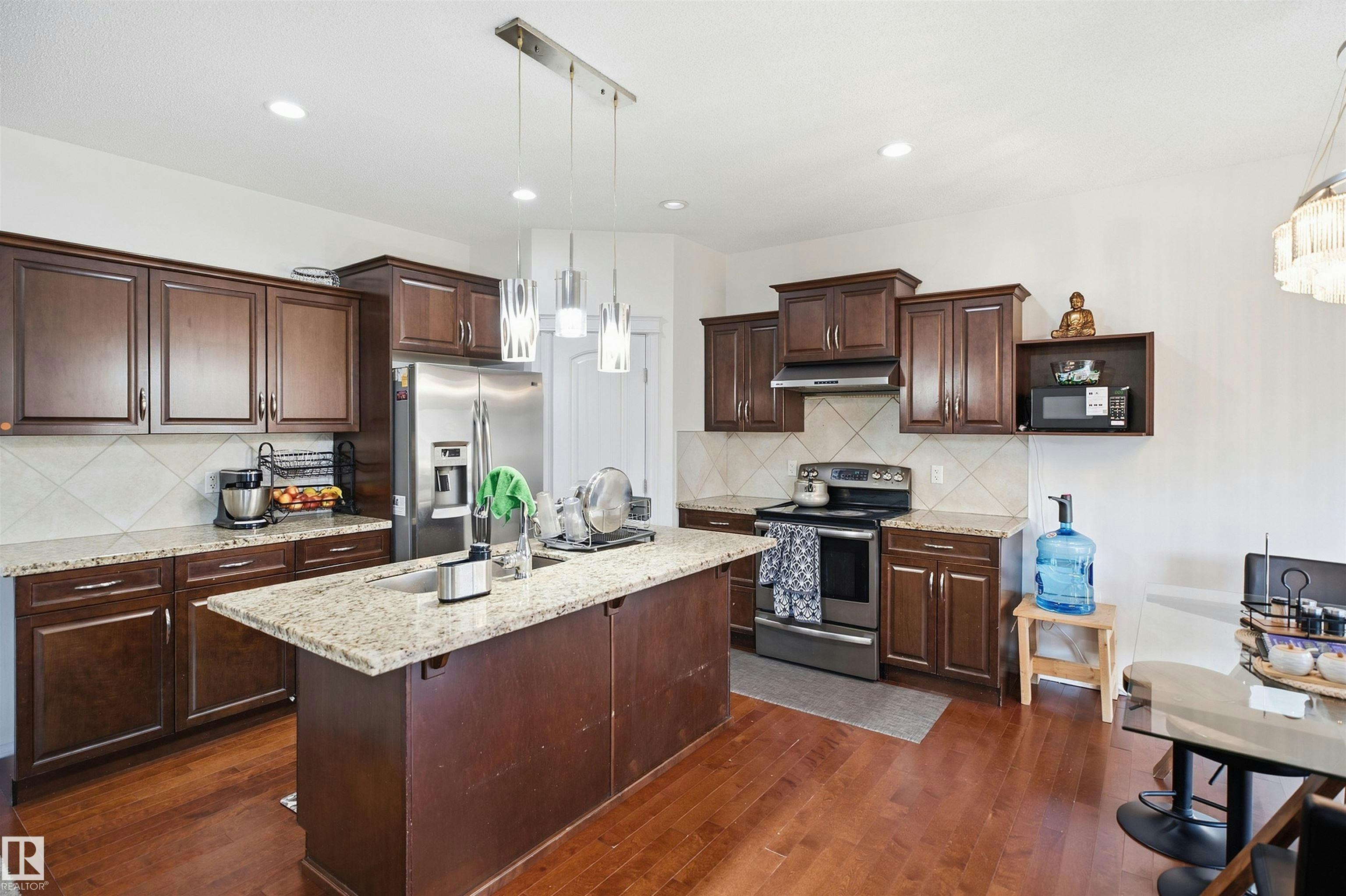 1523 36 Avenue, Edmonton, AB, T6T 0M5 - 15