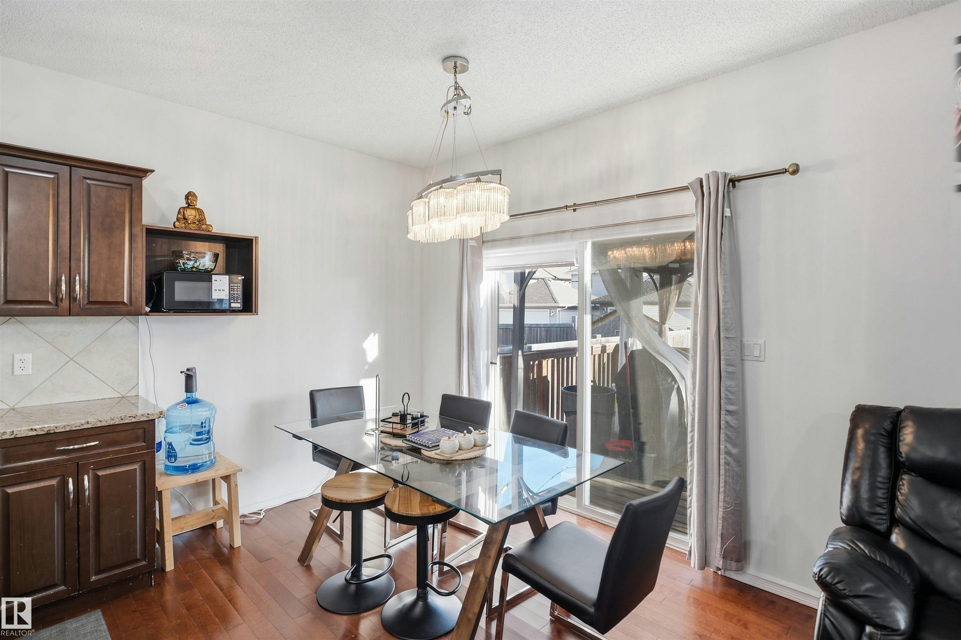 1523 36 Avenue, Edmonton, AB, T6T 0M5 - 17