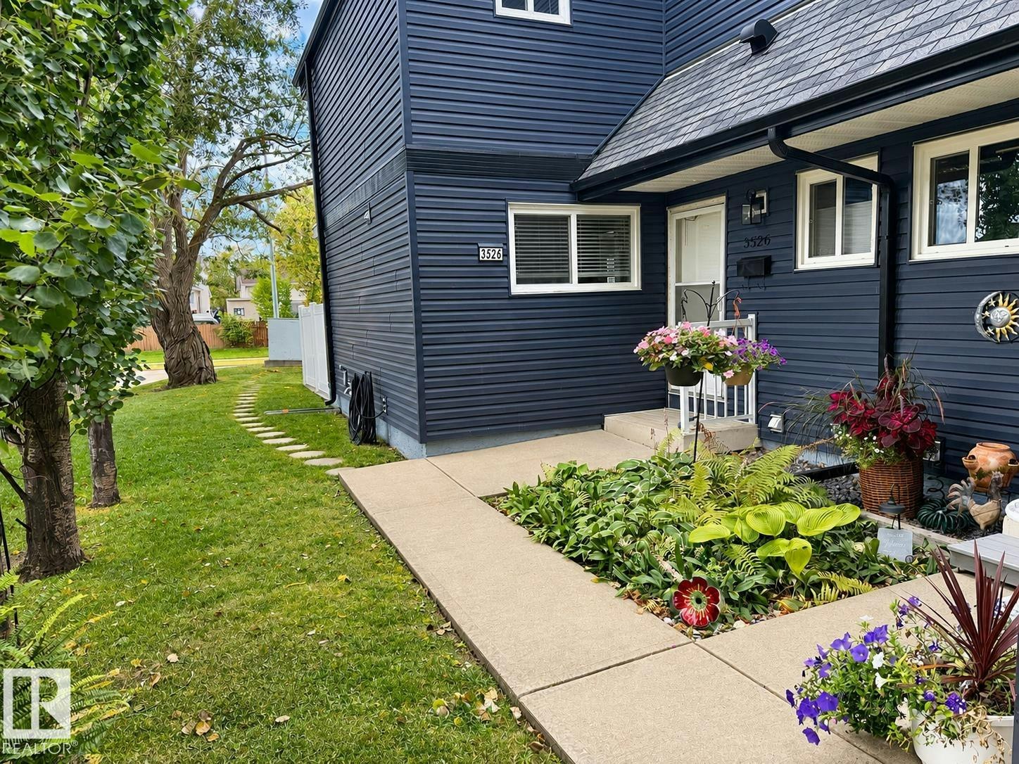 3526 42 Street, Edmonton, AB, T6L 5A1
