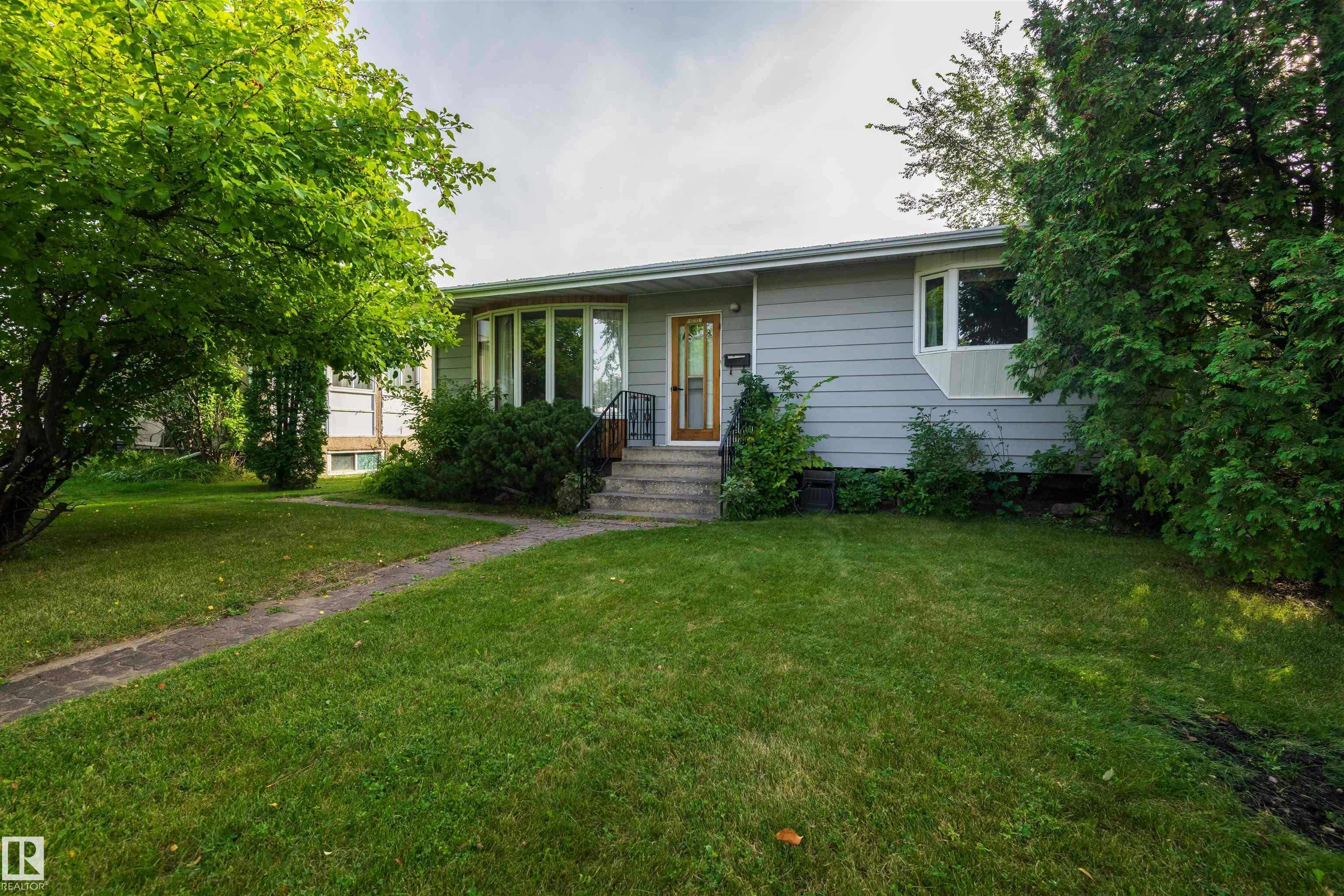 10207 71 Street, Edmonton, AB, T6A 2V7
