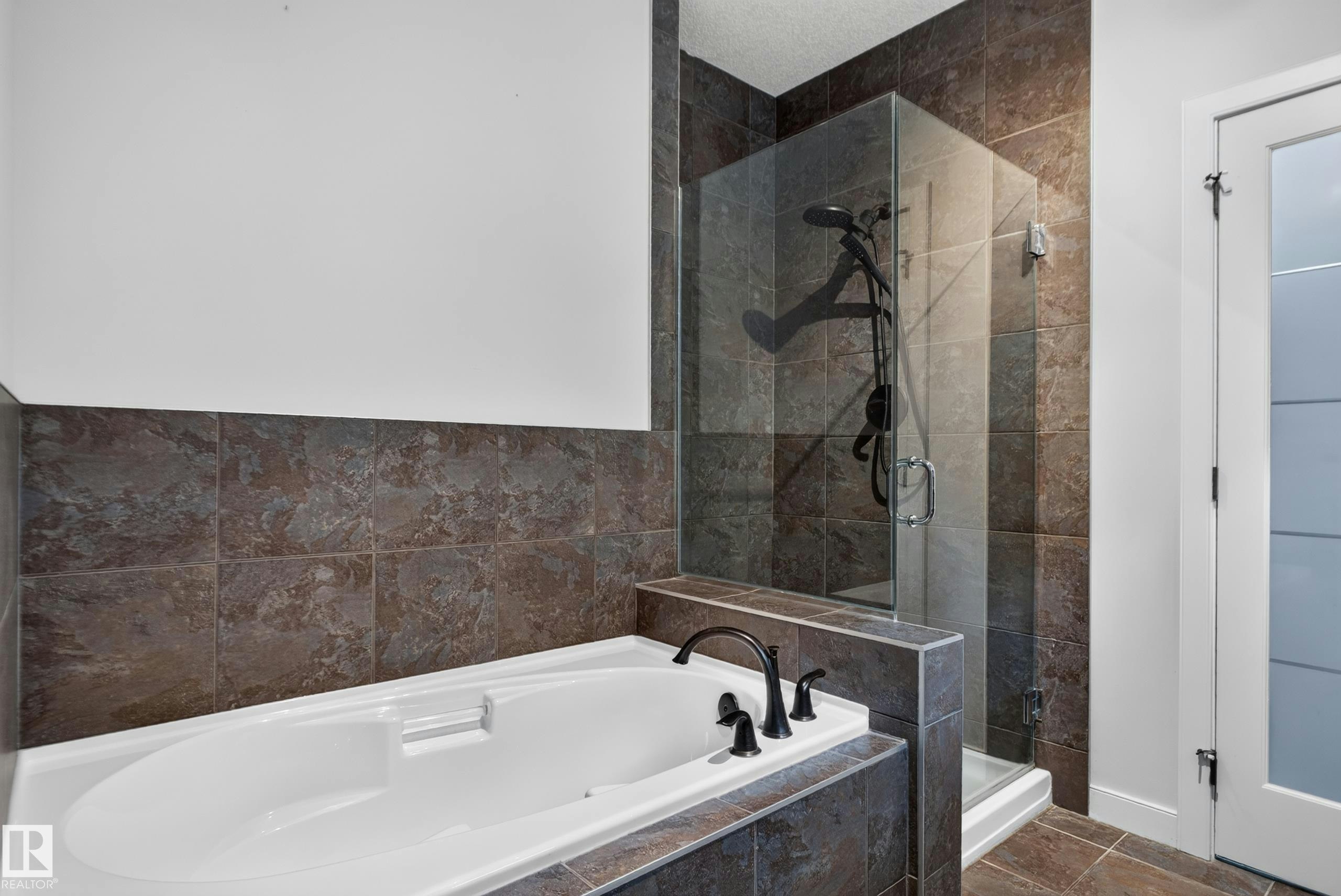 904 Armitage Court, Edmonton, AB, T6W 0K6 - 30
