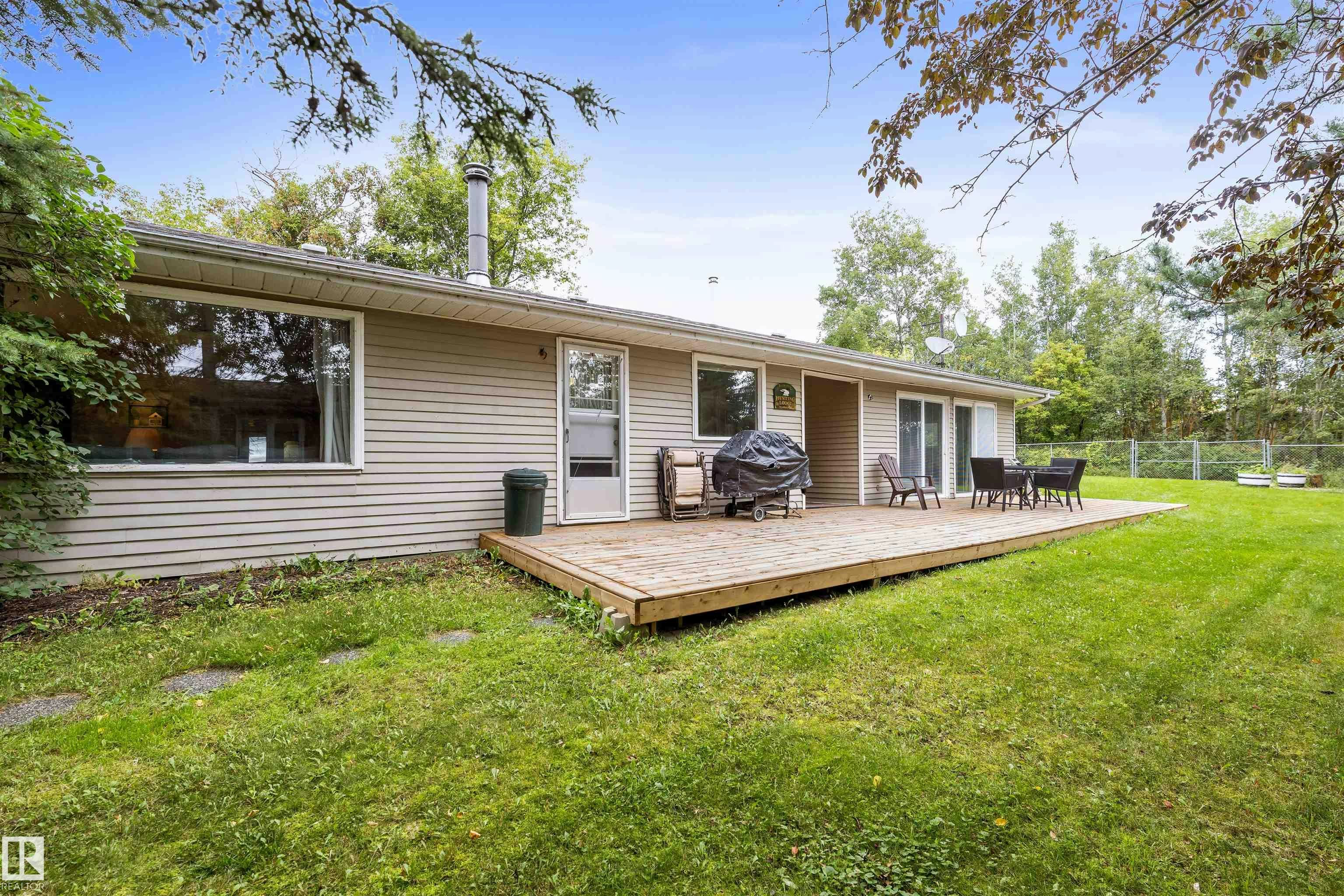 522 5 Street, Rural Lac Ste. Anne County, AB, T0E 1A0