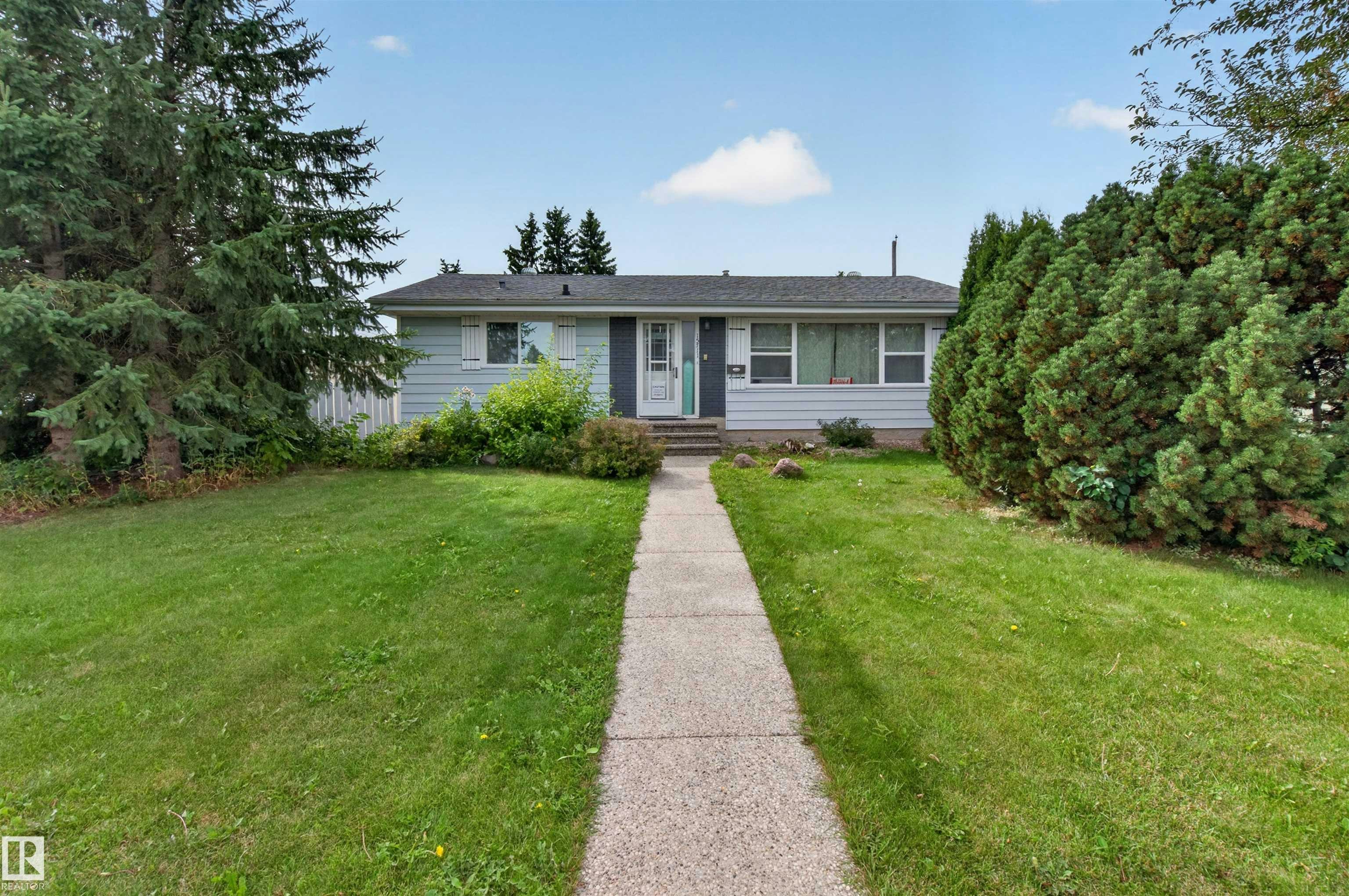 15711 84 Avenue, Edmonton, AB, T5R 3Y2
