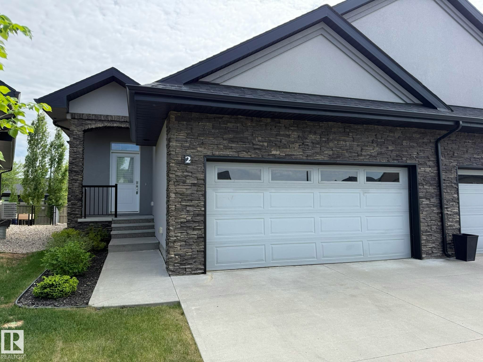 2-104 Allard Link Link, Edmonton, AB, T6W 2N2