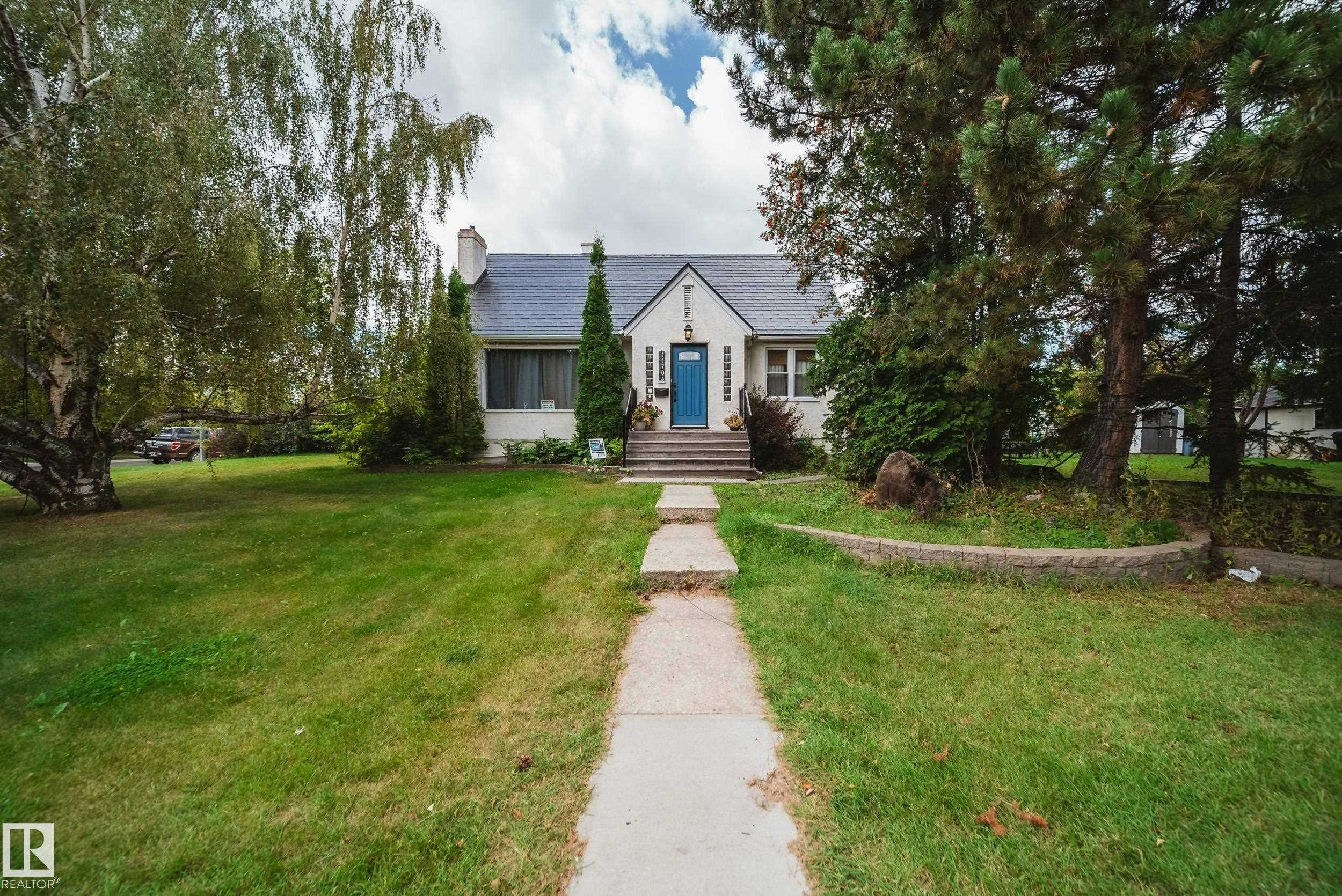 11704 110a Avenue, Edmonton, AB, T5H 1K8
