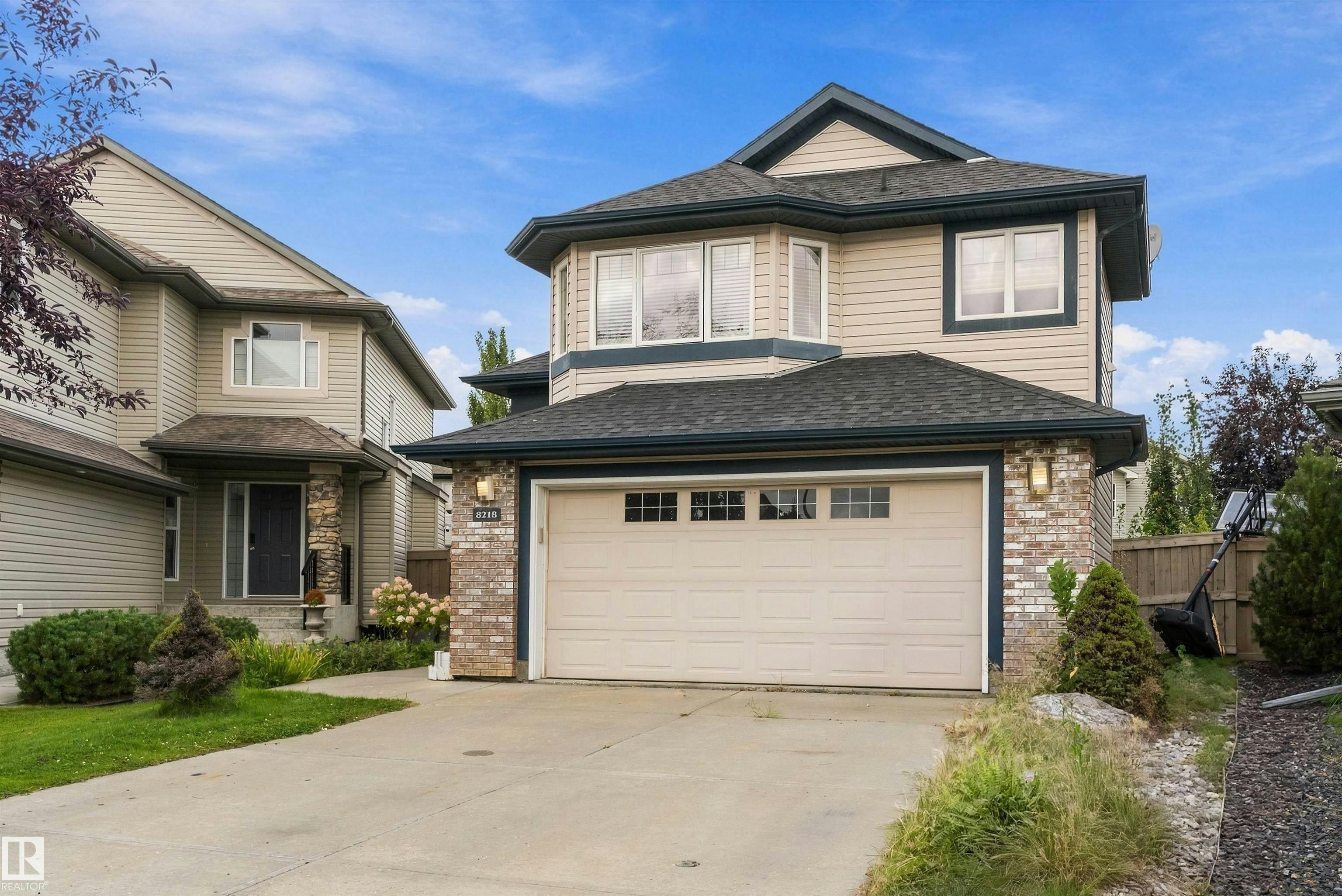 8218 Shaske Place NW, Edmonton, AB, T6R 3V9