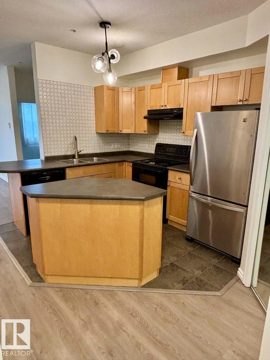 103-10346 117 Street, Edmonton, AB, T5K 2Y7