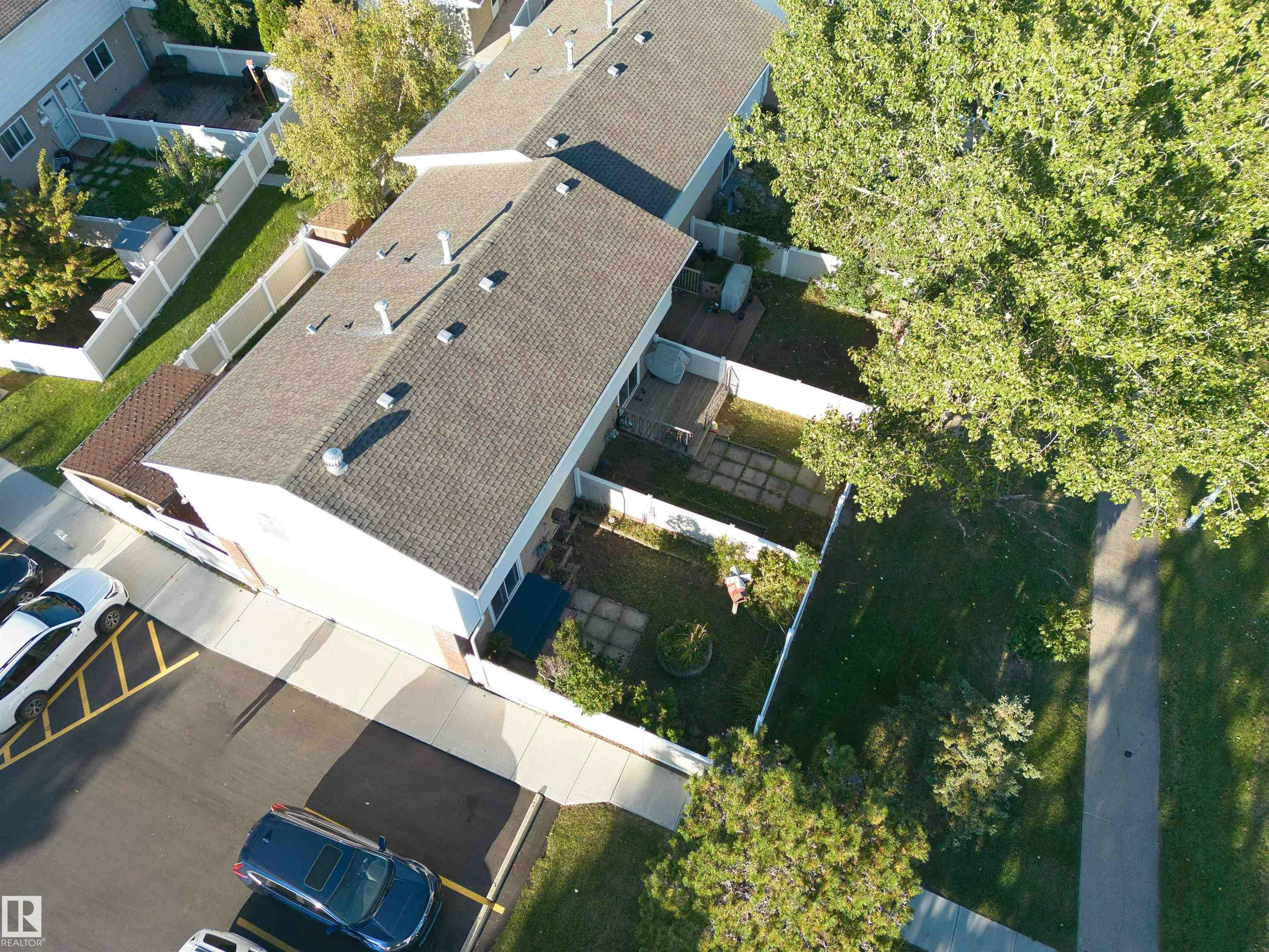 7743 37 Avenue, Edmonton, AB, T6K 1T9