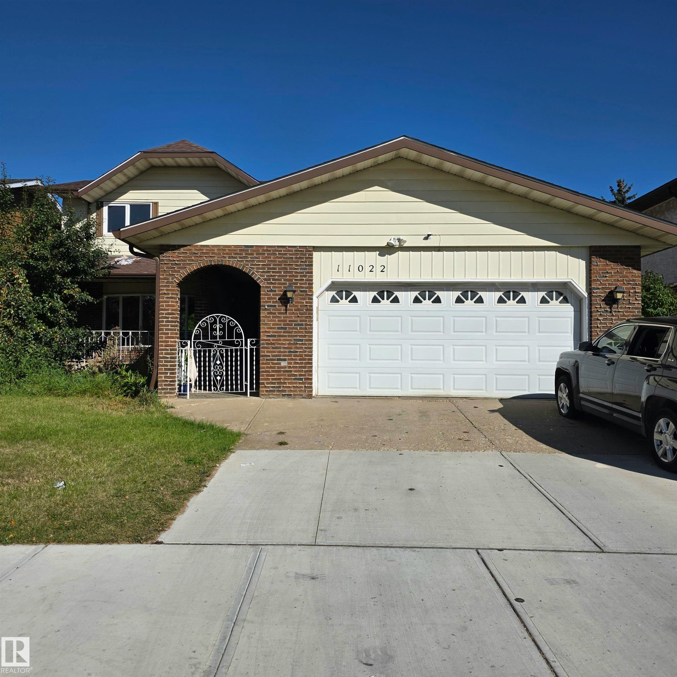 11022 158 Avenue, Edmonton, AB, T5X 4V4