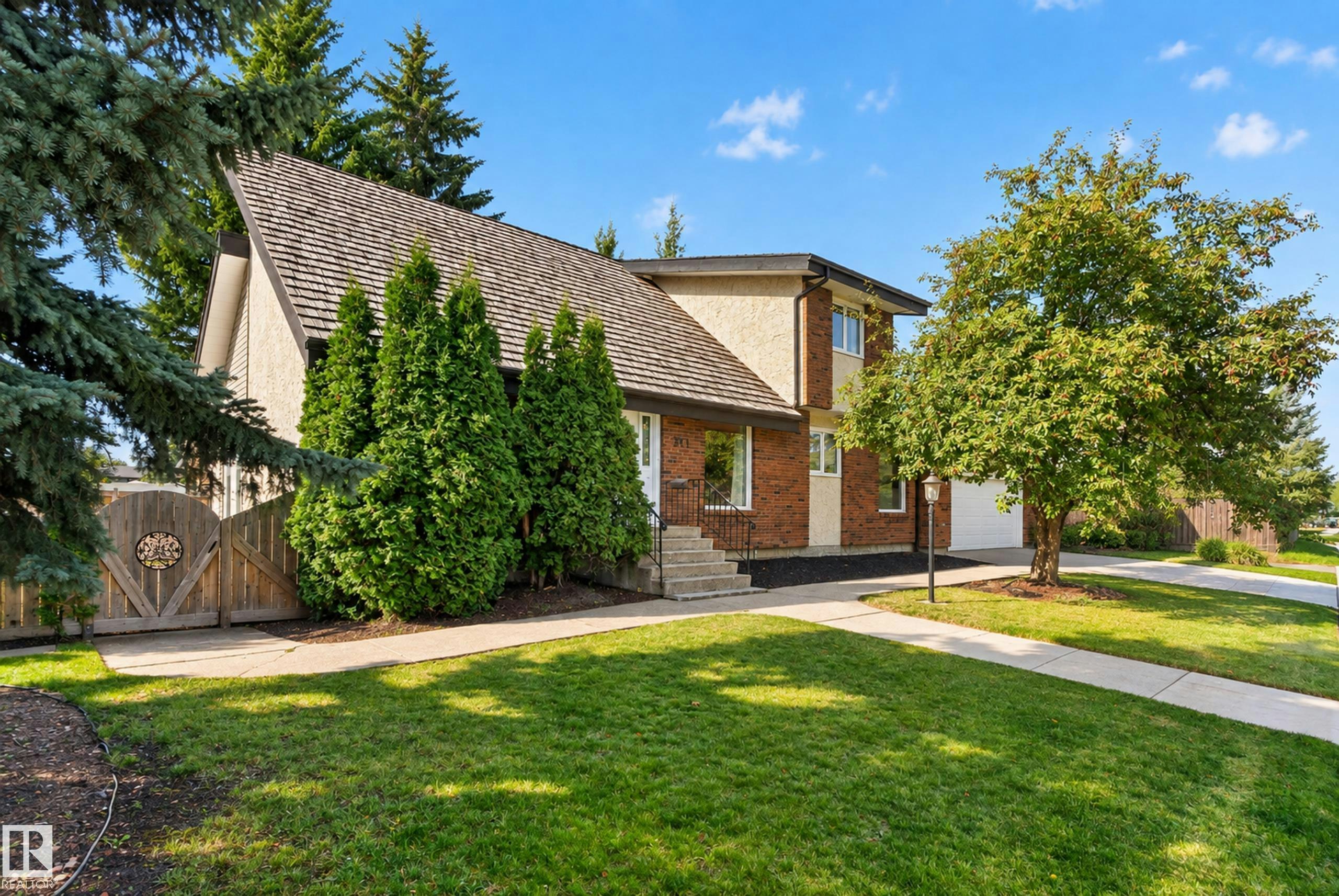 311 Lessard Drive NW, Edmonton, AB, T6M 1A6