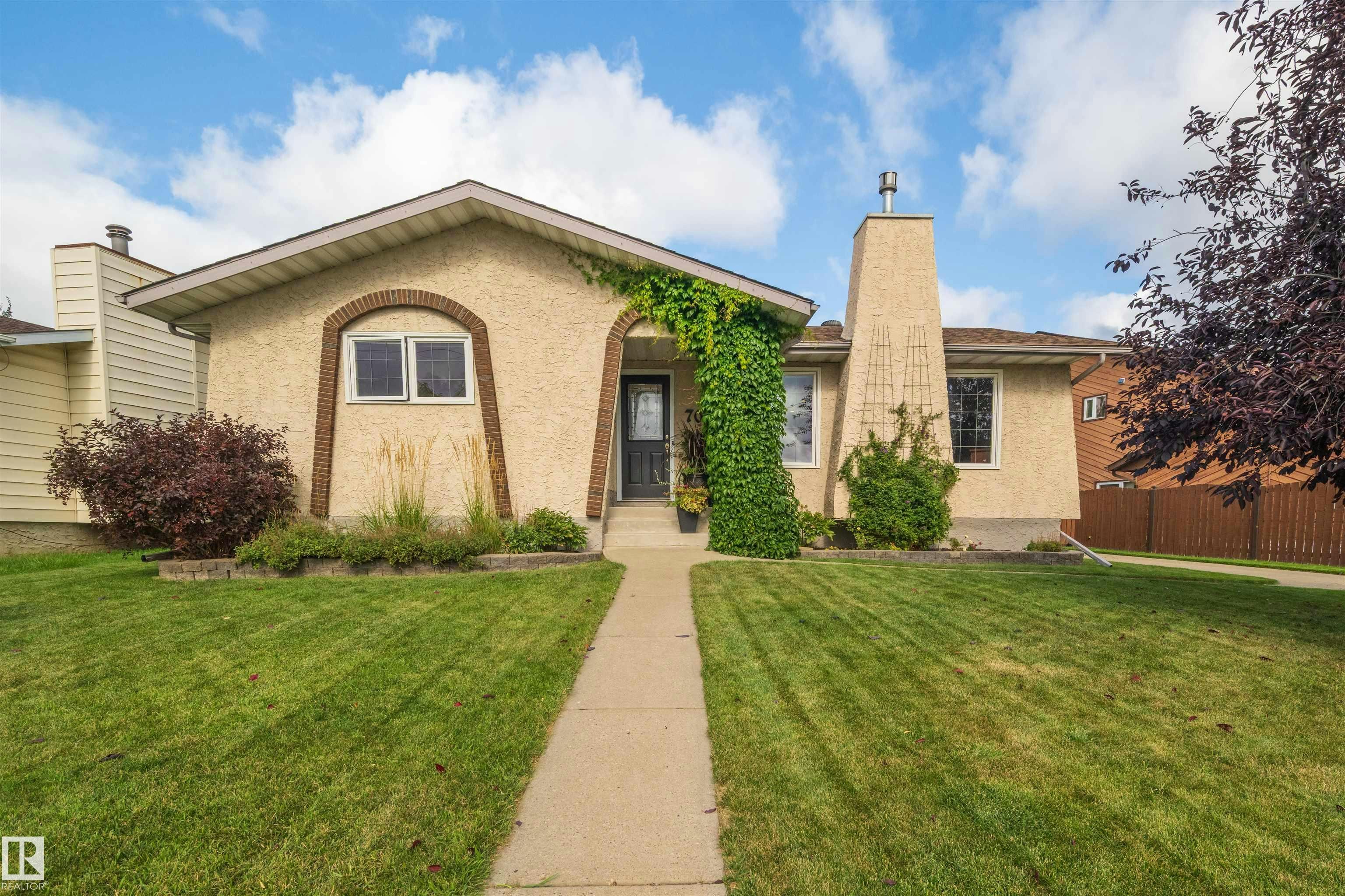 704 Warwick Road, Edmonton, AB, T5X 4R3