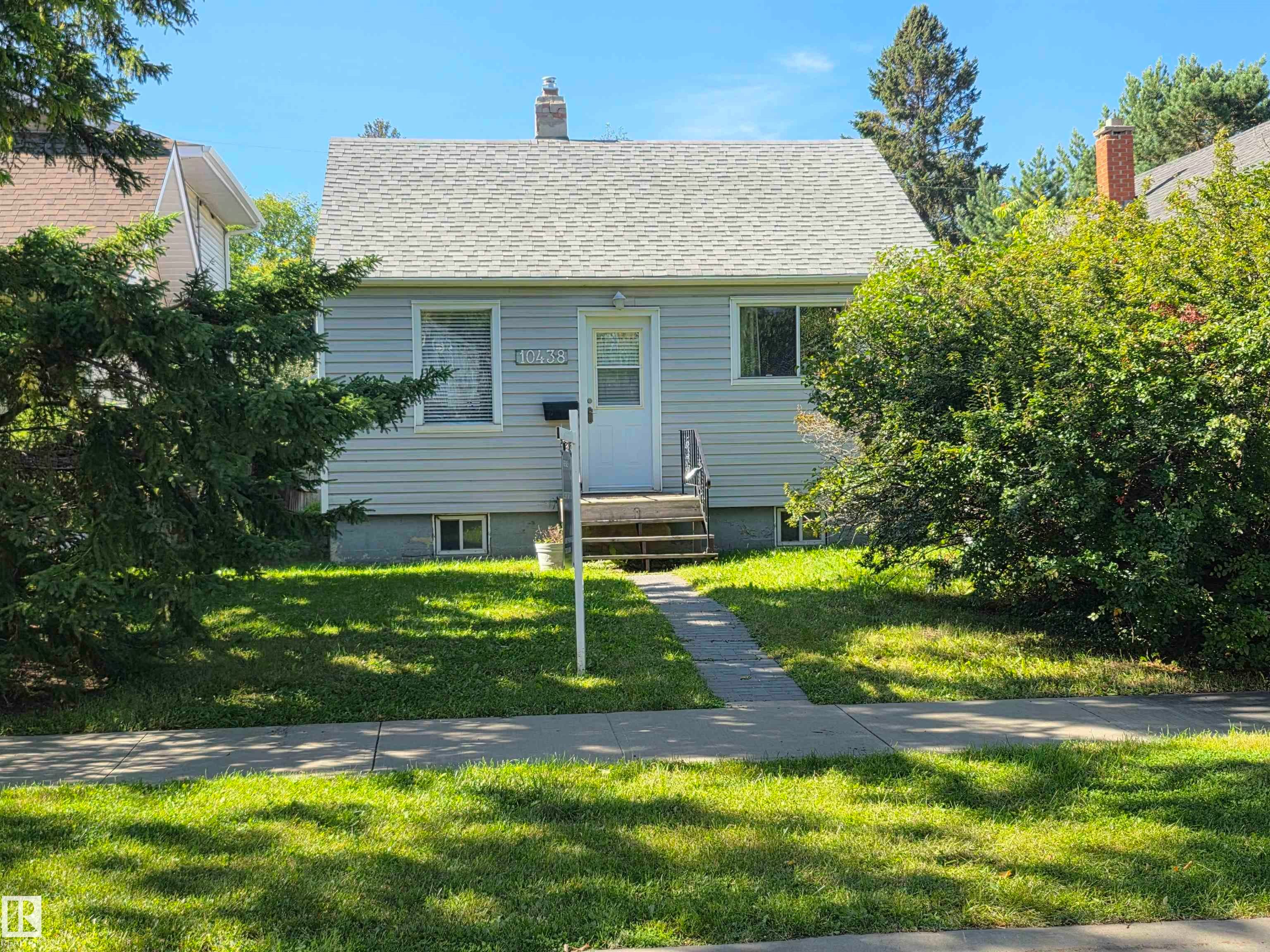 10438 147 Street, Edmonton, AB, T5N 3C5