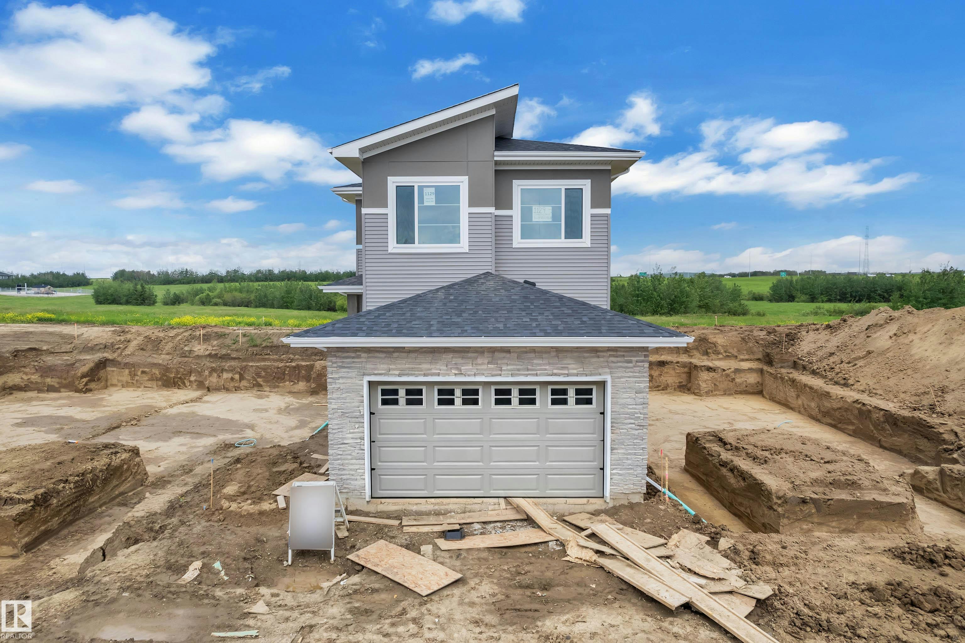 1129 Starling Drive, Edmonton, AB, T5S 0X9