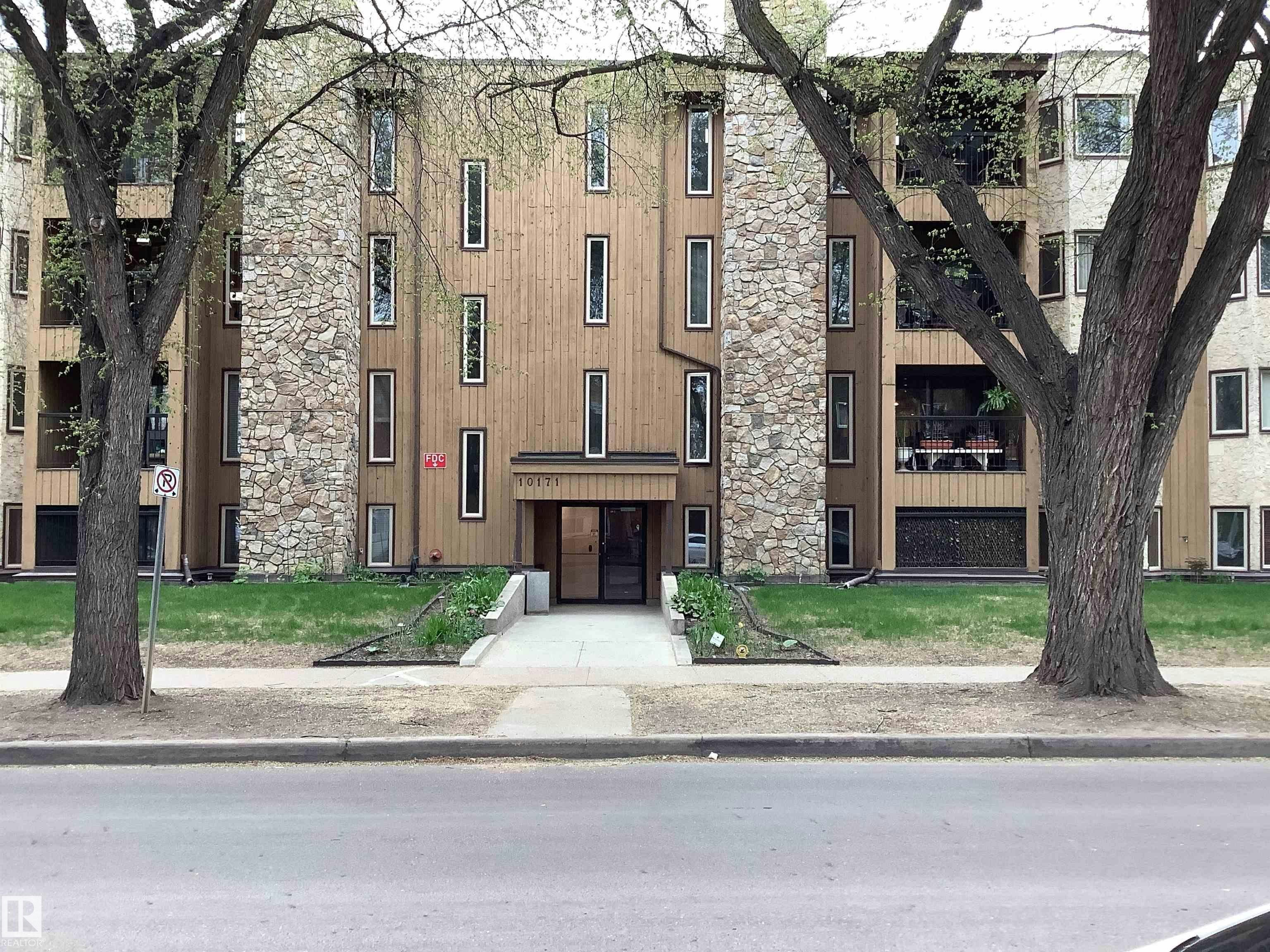 207-10171 119 Street, Edmonton, AB, T5K 1Z1