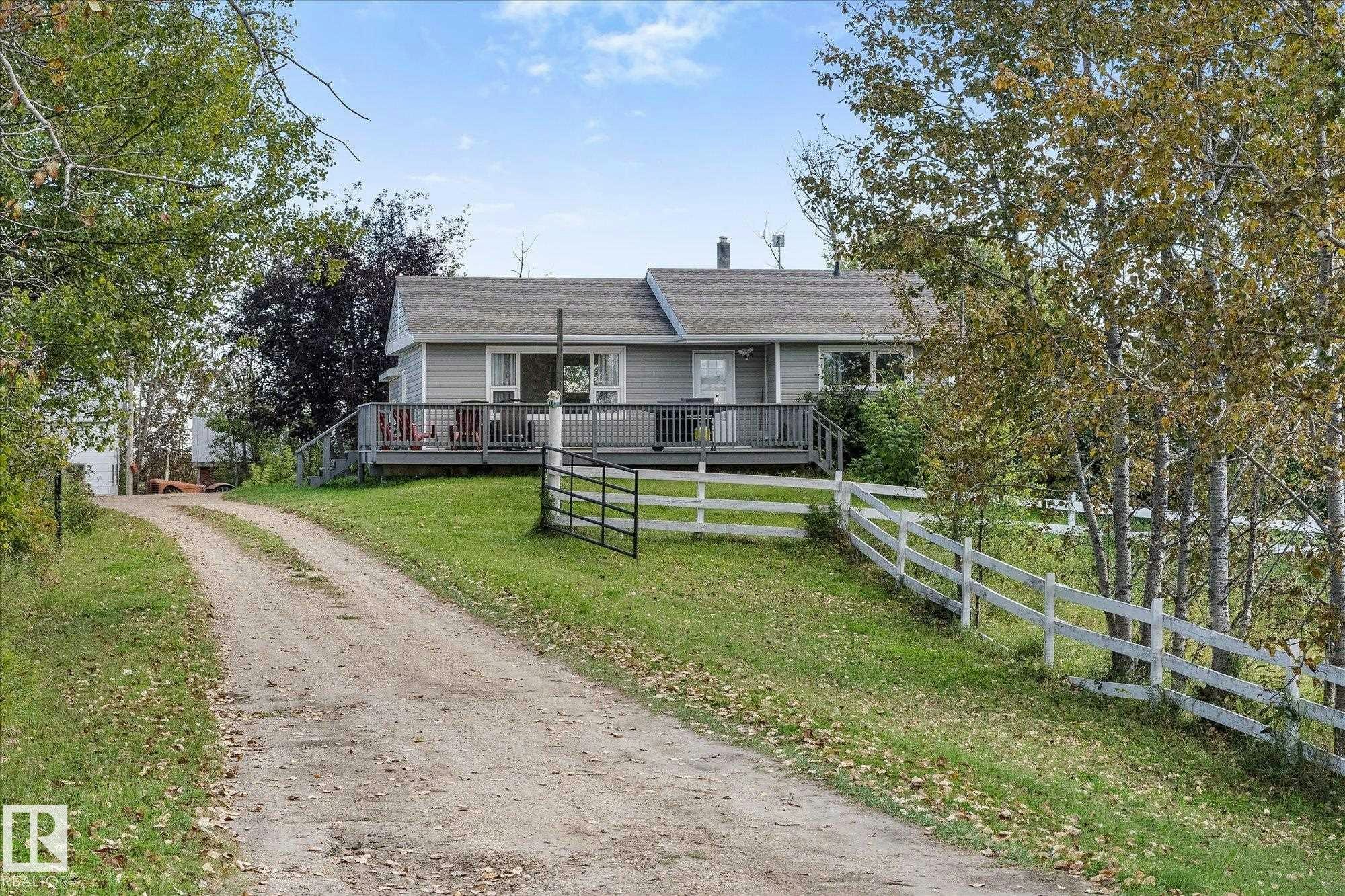 55431 Hwy 777, Rural Lac Ste. Anne County, AB, T0E 1V0
