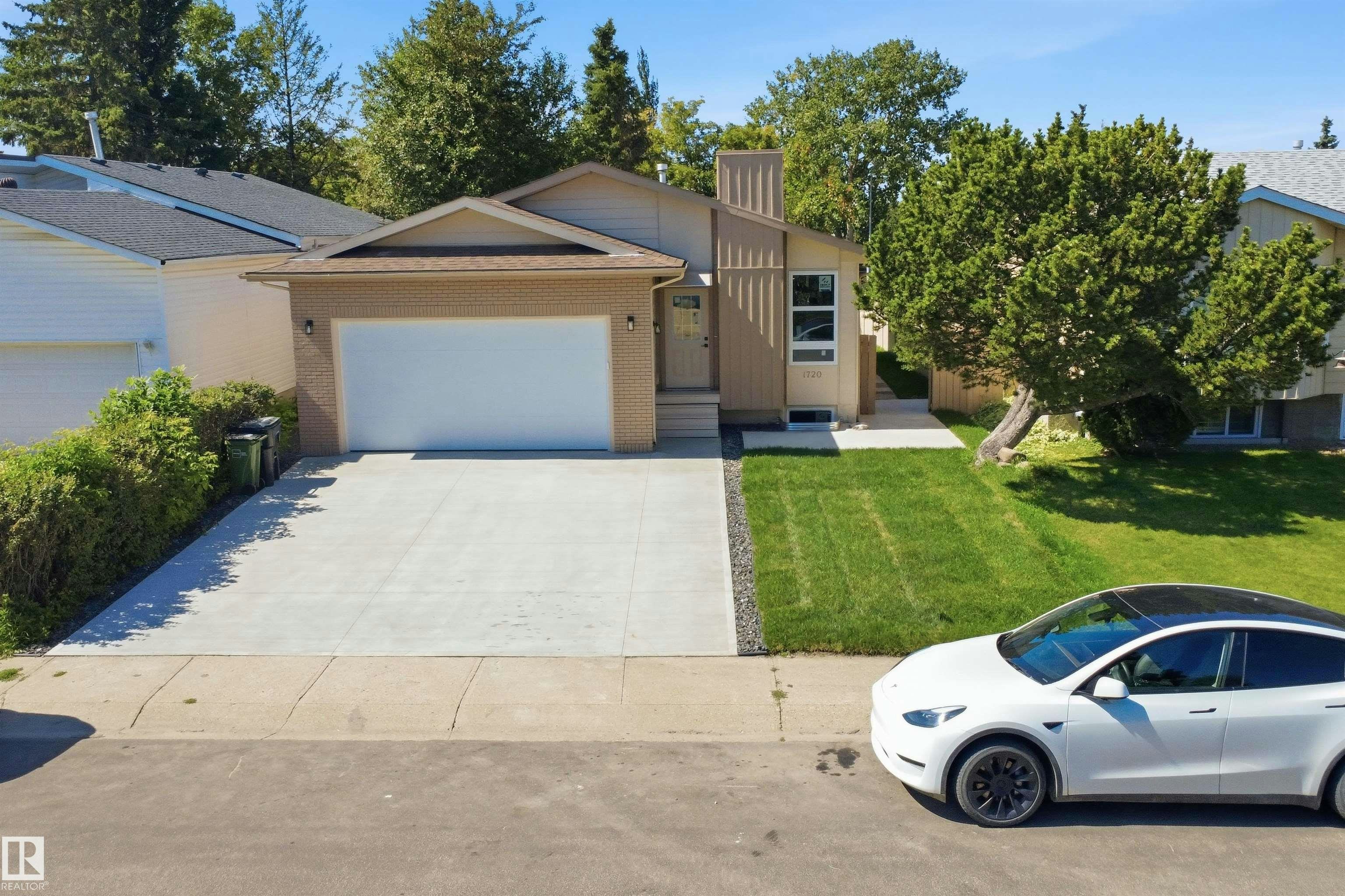 1720 49a Street, Edmonton, AB, T6L 3K6