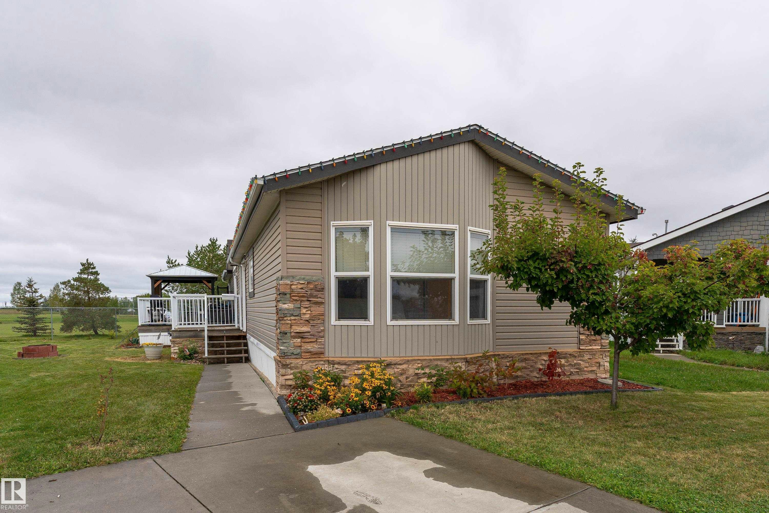 422 Oak Wood Crescent NW, Edmonton, AB, T6P 0B2