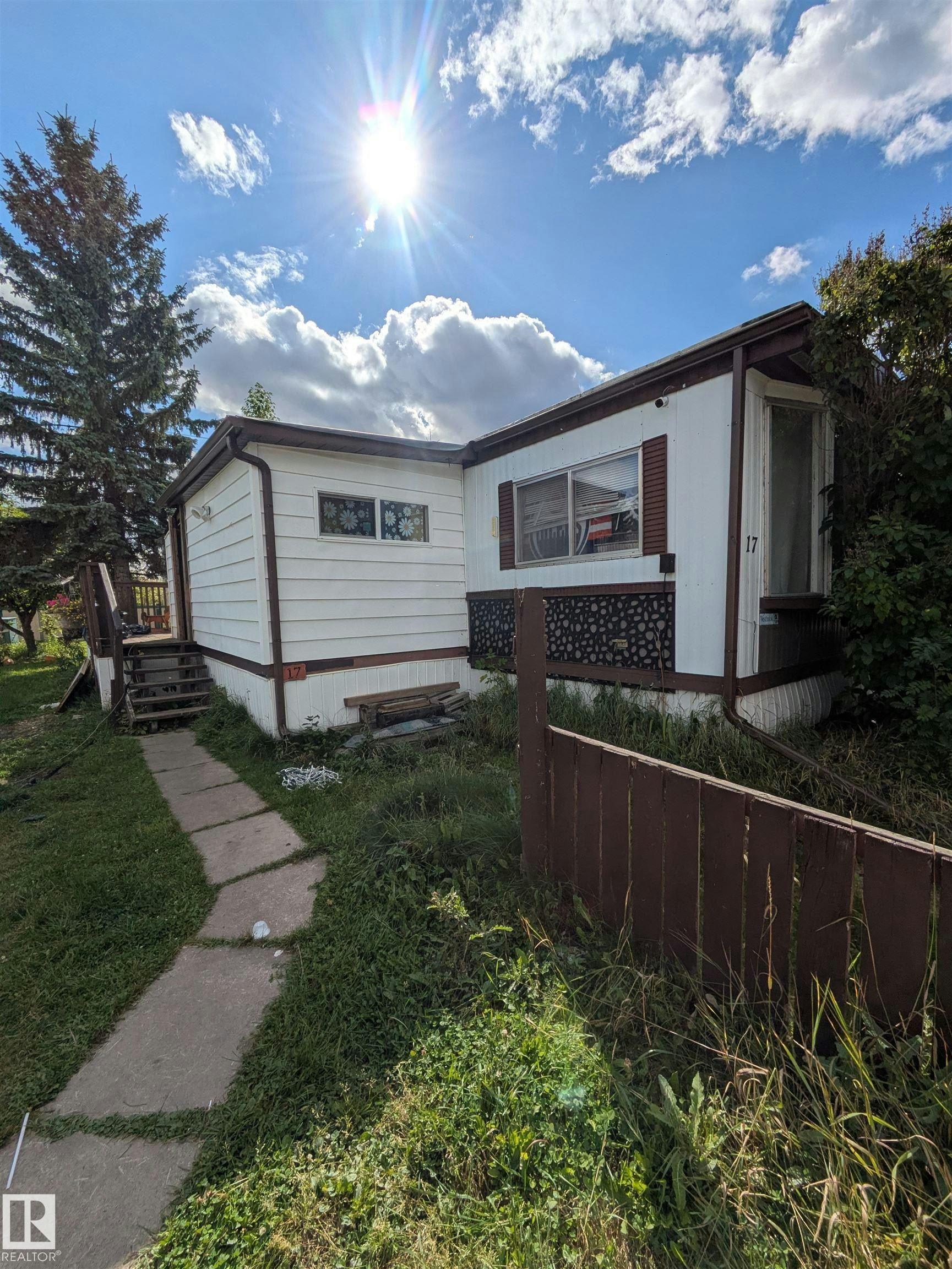 17 Evergreen Ave, Edmonton, AB, T5Y 4M2